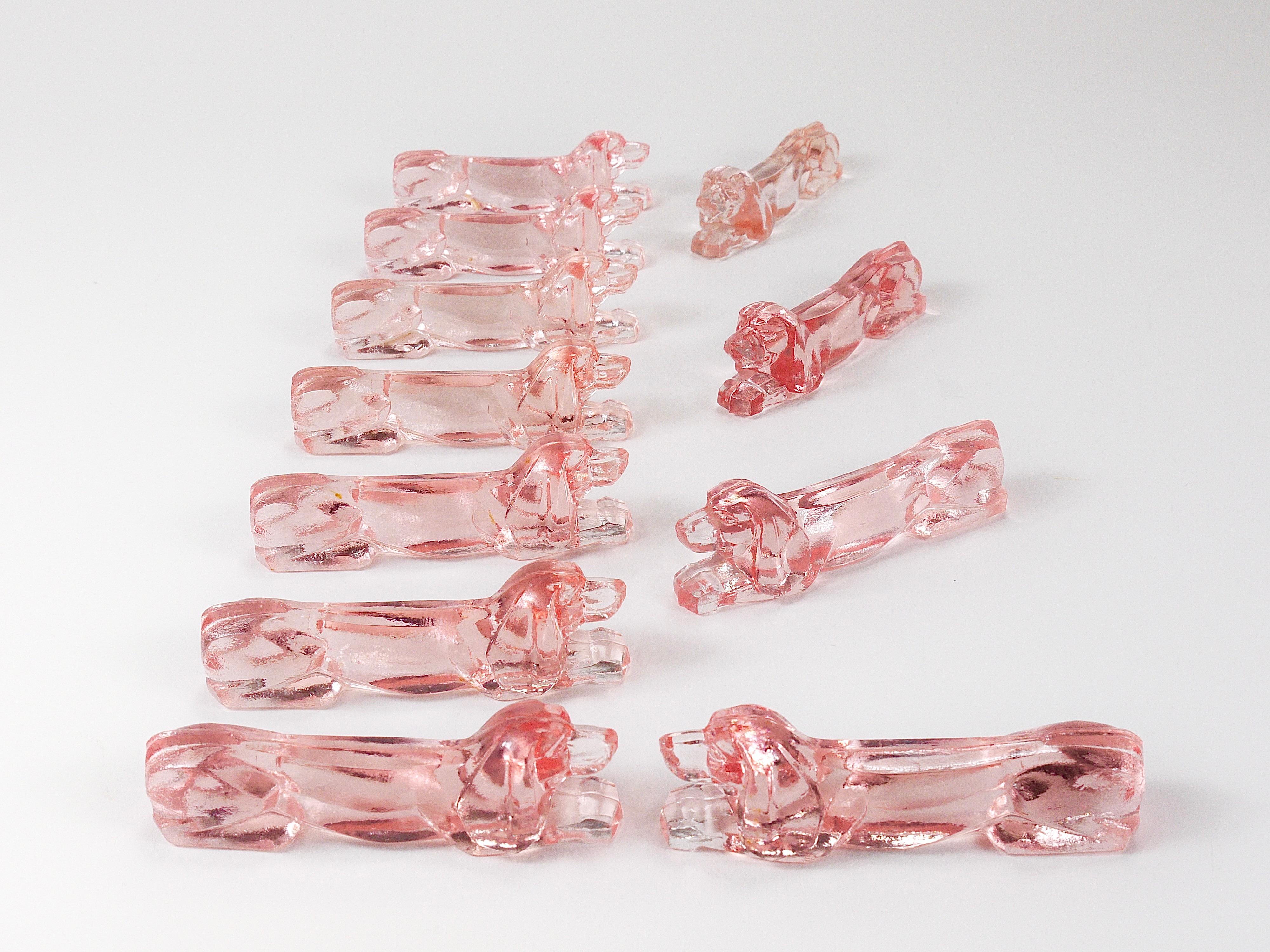 12 Apoyacuchillos franceses Art Decó Perro salchicha Basset Hound, Cristal rosado, Francia, años 30 en venta 5