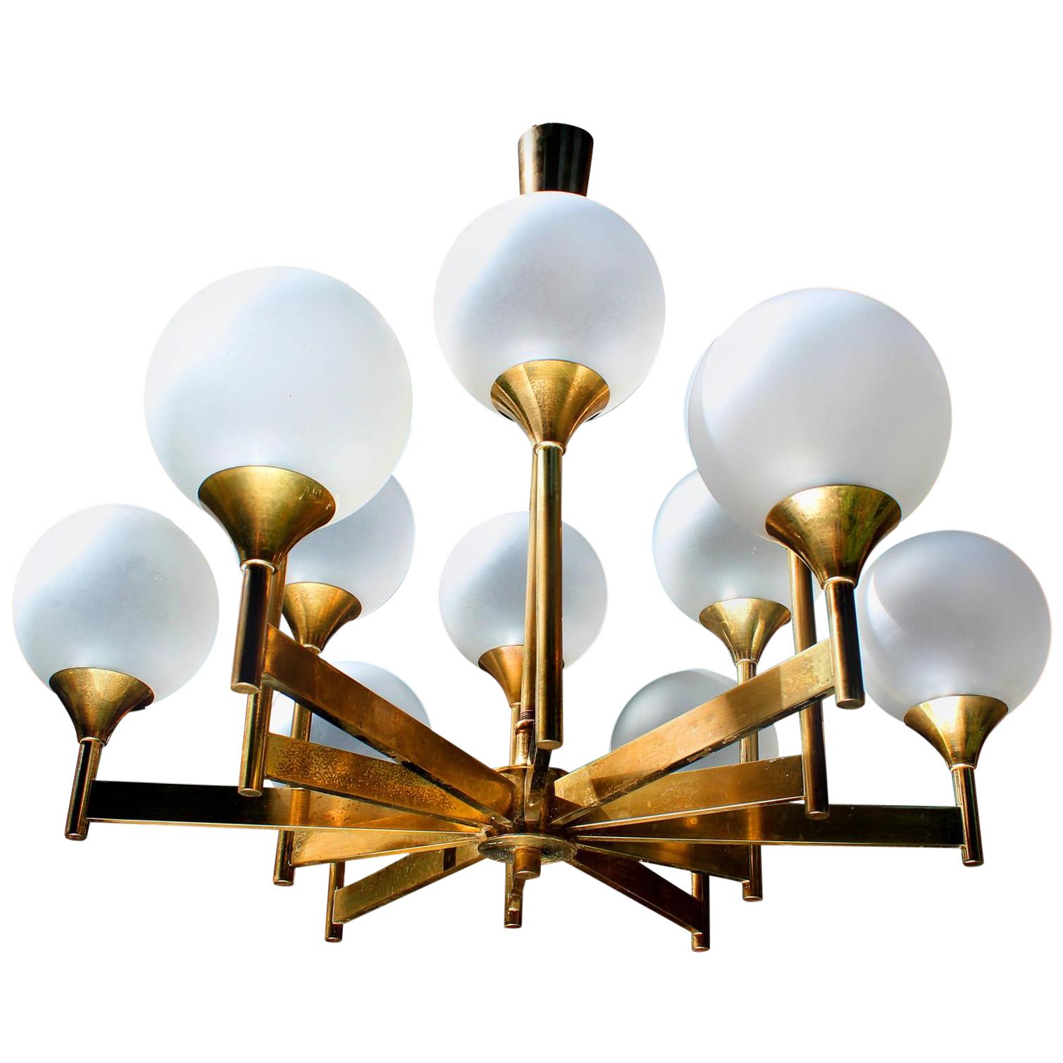 12 Glass Globes Brass Chandelier, 1960s-1970s For Sale