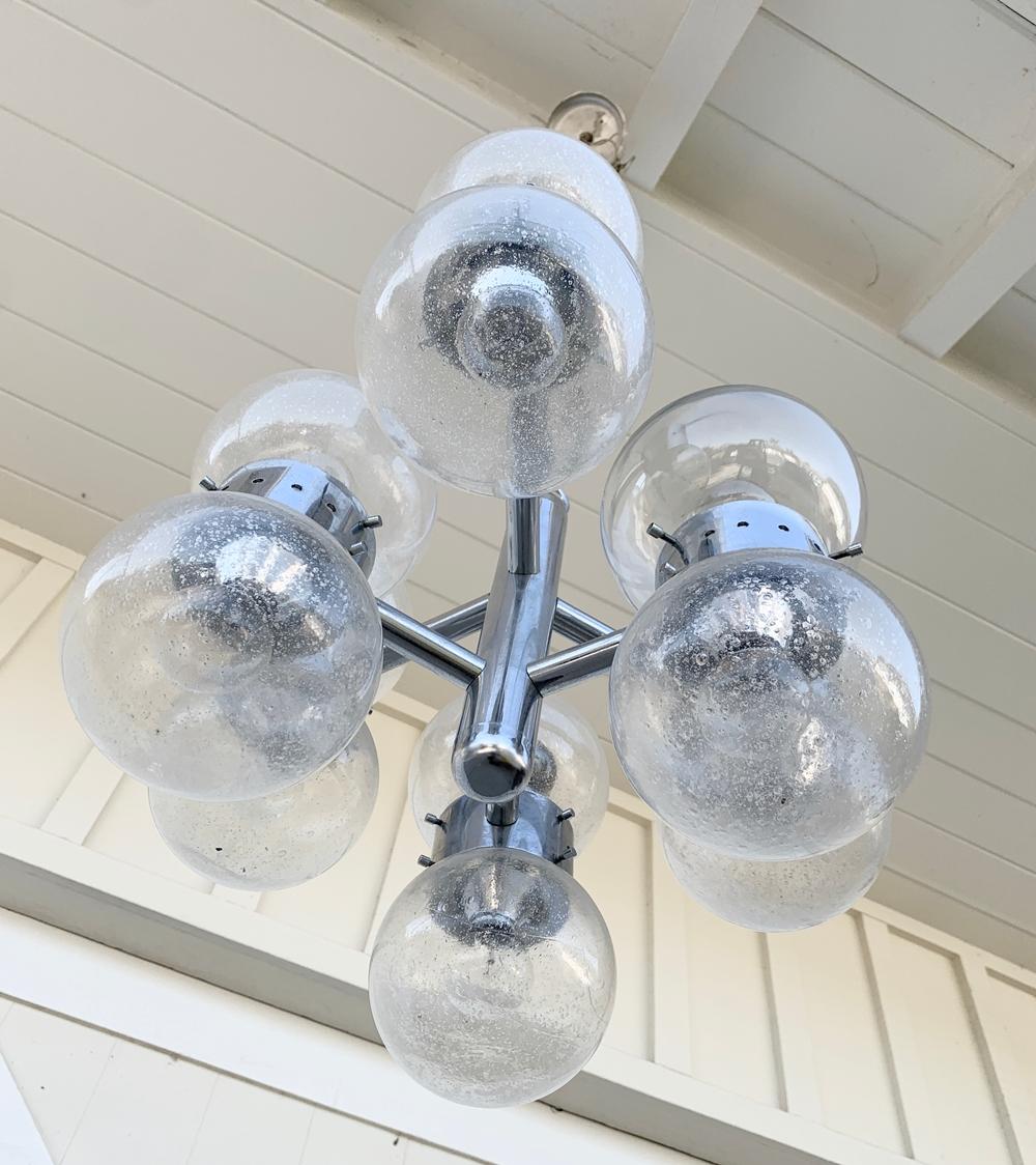 Mid-Century Modern 12 Globe Chandelier in Chrome & Glass After Lightolier