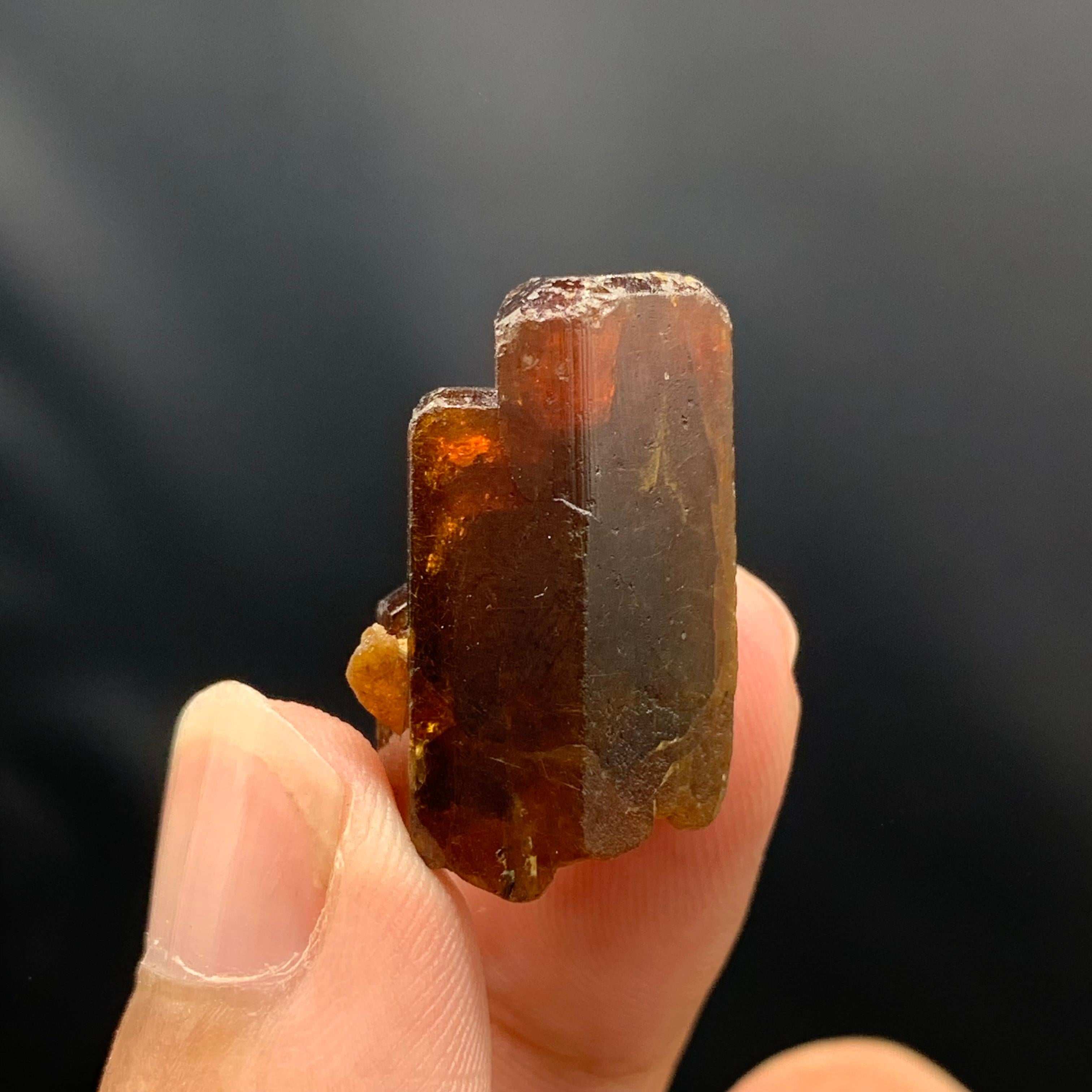 Cristal de Bastnasita Raro De 12 Gramos Con Cristales Secundarios Perfectos De Pakistán 1