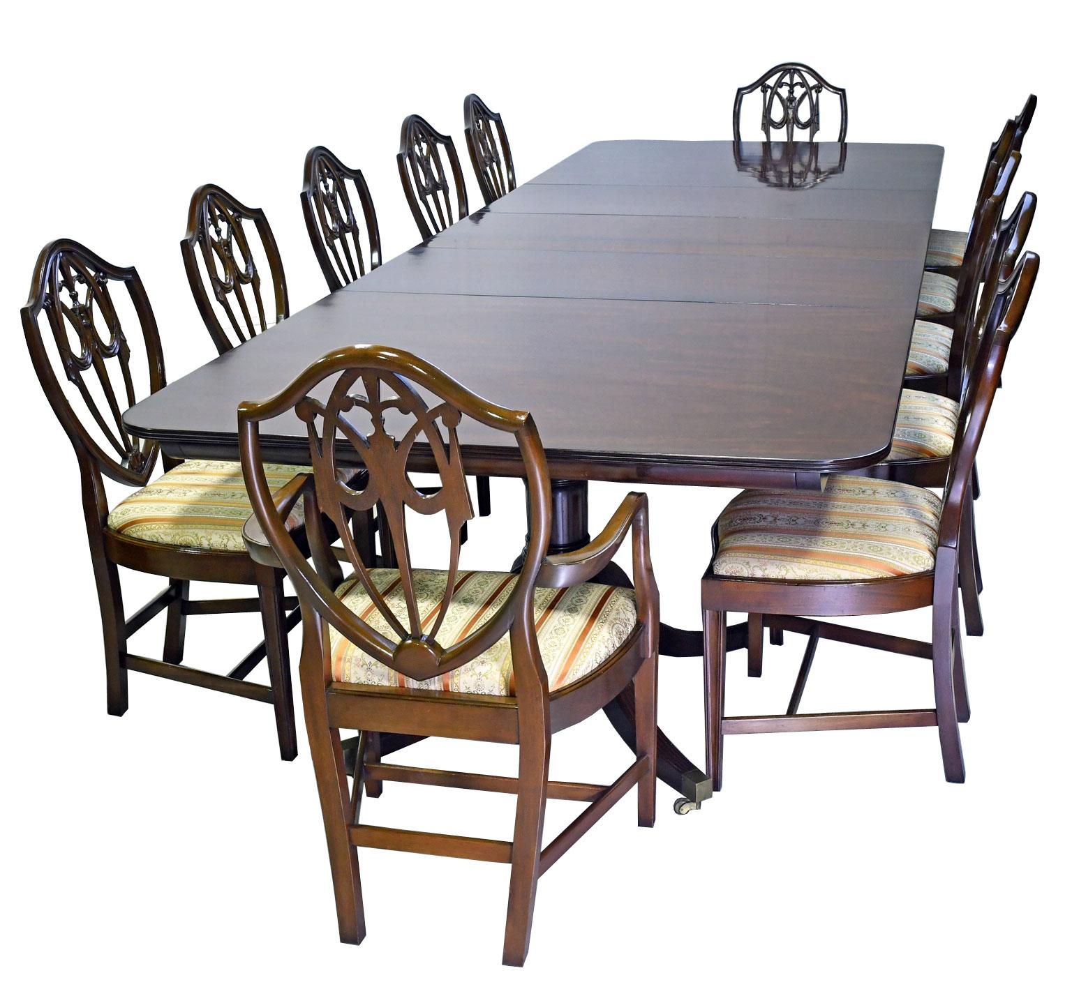 12' Hepplewhite-Style Dining Table Mahogany, 2 Pedestals, 3 Leaves, circa 1945 5