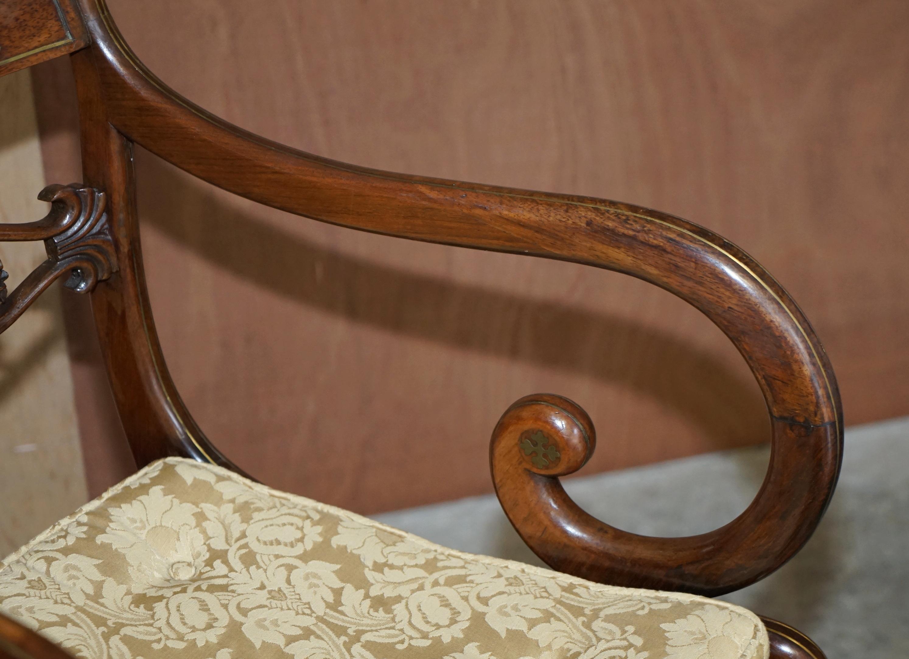 12 Importantes chaises de salle à manger de style Régence originales en bois dur et laiton John Gee 1779-1824 en vente 11