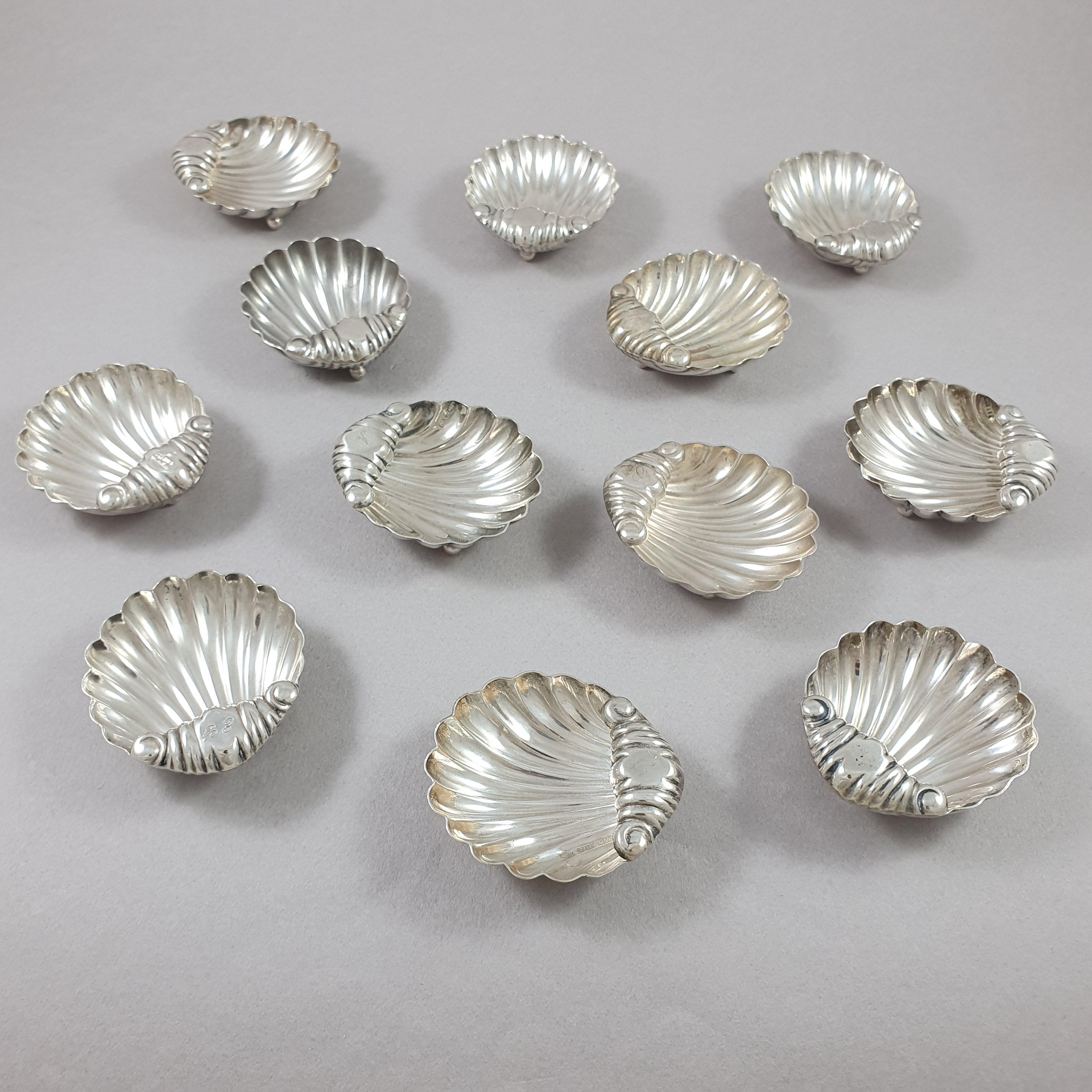 12 Italian Sterling Silver Cups Shell In Good Condition In Saint-Ouen, FR