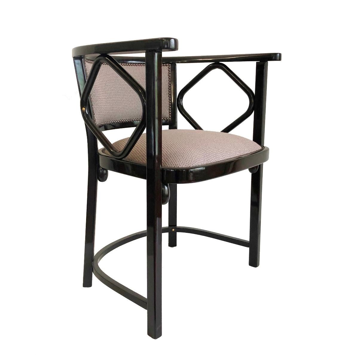 12 Josef Hoffmann Attributed Thonet Bentwood Fledermaus Chairs, Austria, 1930s For Sale 11