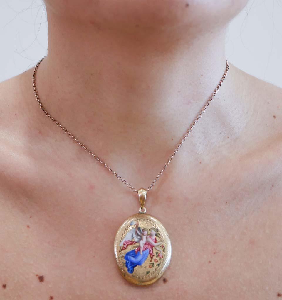 12 Karat Yellow Gold Pendant. im Angebot 1