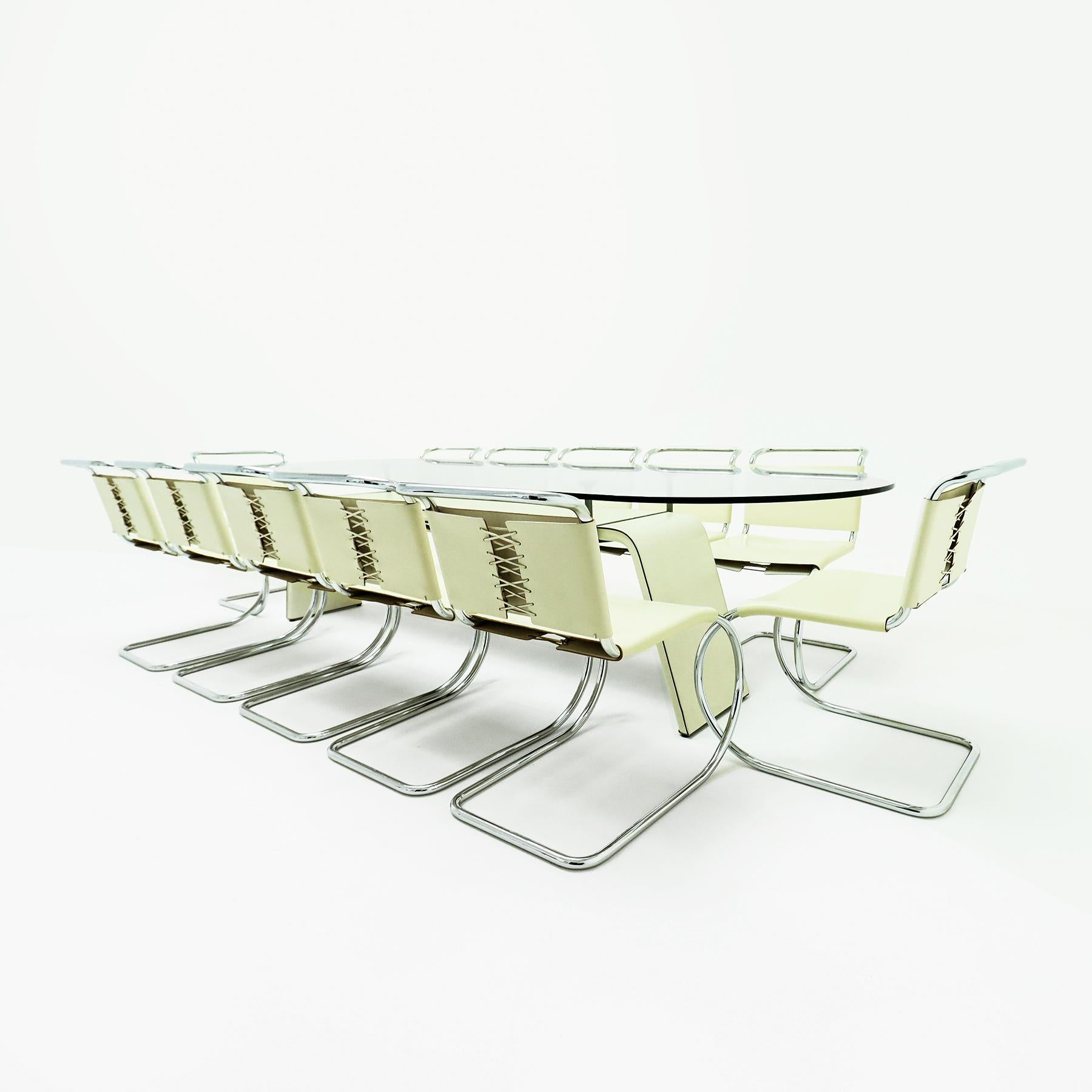 12 Knoll, Mies van der Rohe MR10 chairs matched to a Matteo Grassi dining table In Good Condition In Highclere, Newbury
