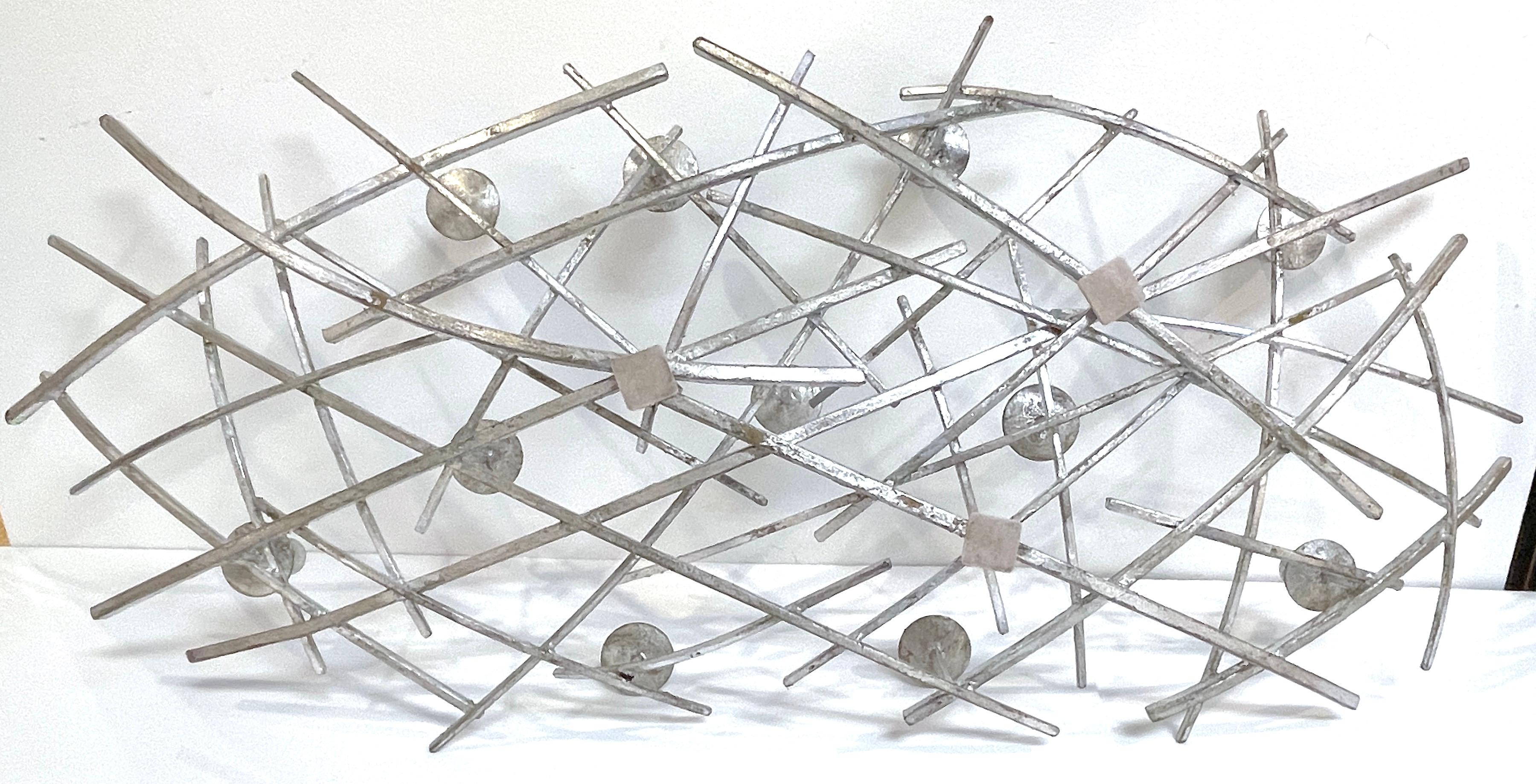 12 Lichter Französischer moderner kinetisch versilberter Metallkandelaber Tafelaufsatz aus Metall   im Angebot 12