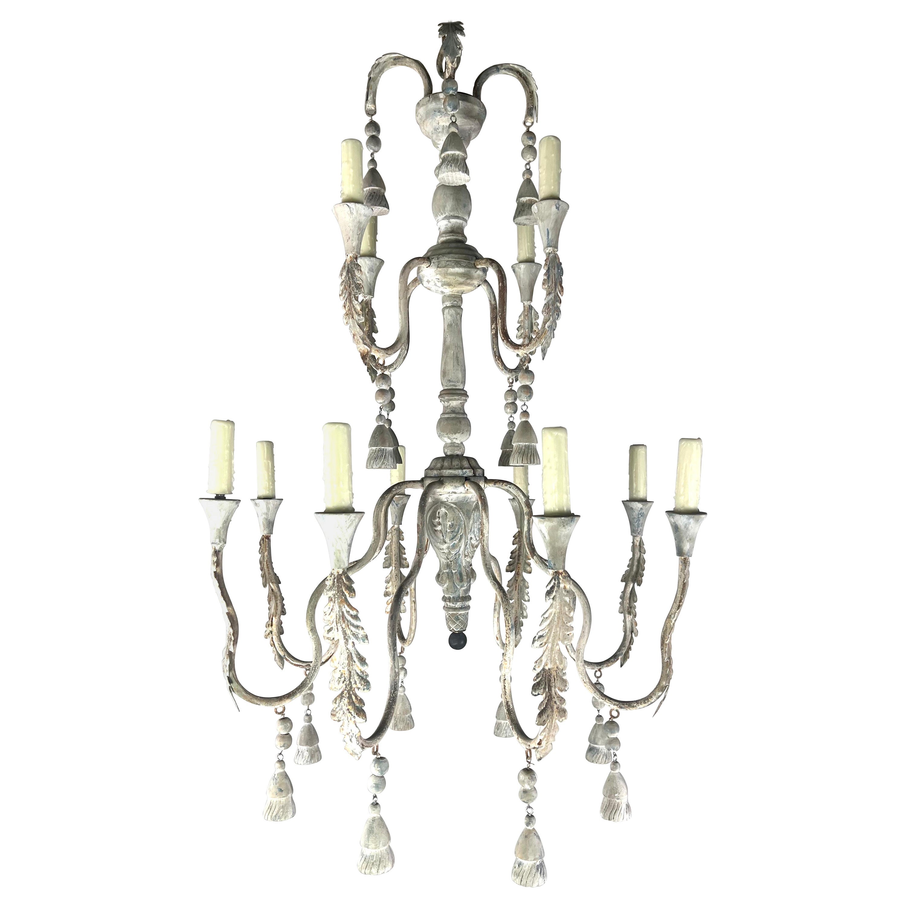 Lustre à deux branches de style toscan à 12 lumières en vente