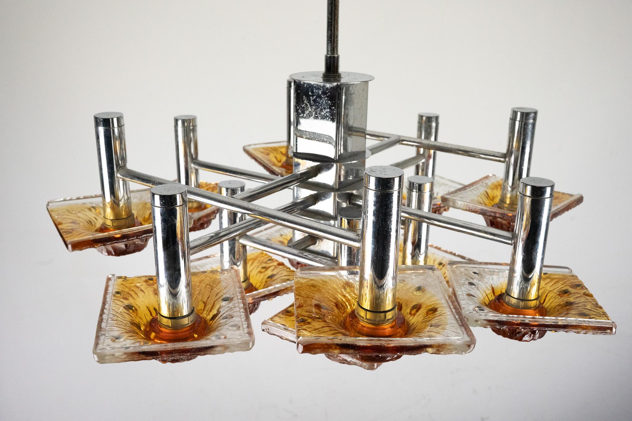 12-light Mazzega chandelier in amber and clear murano glass and chrome. Italy 70 For Sale 3