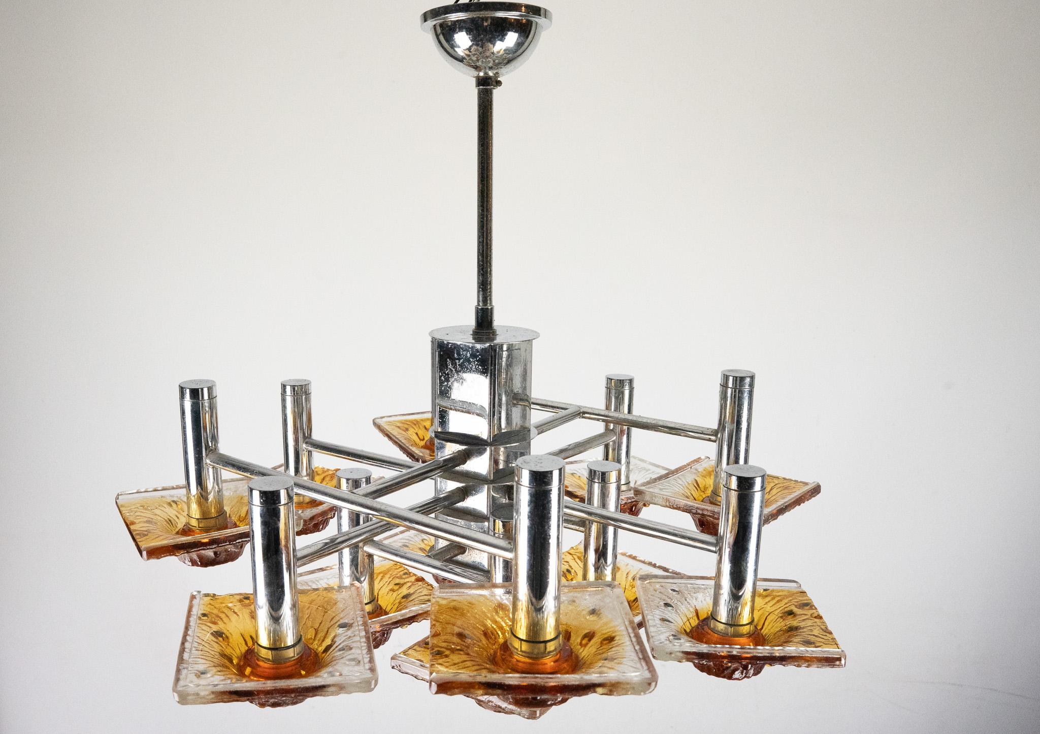 12-light Mazzega chandelier in amber and clear murano glass and chrome. Italy 70 For Sale 4