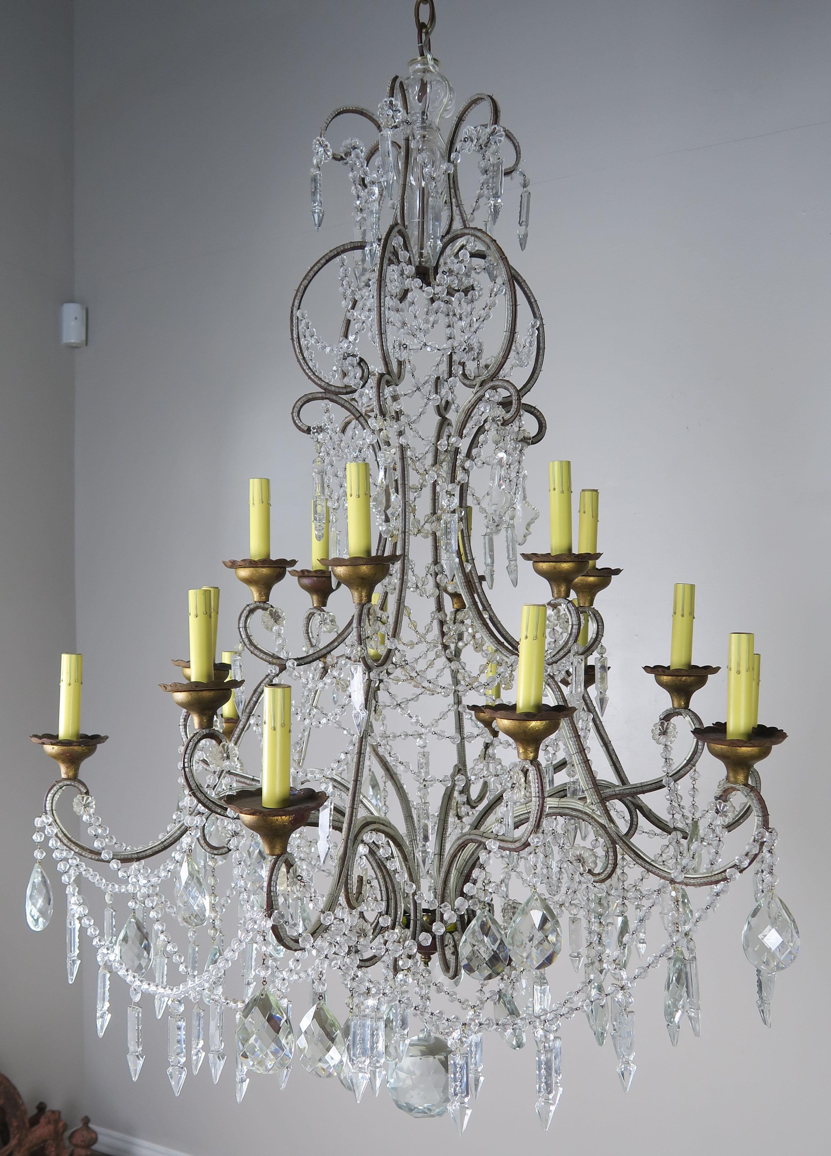 '12' Light Monumental Italian Crystal Beaded Chandelier For Sale 7