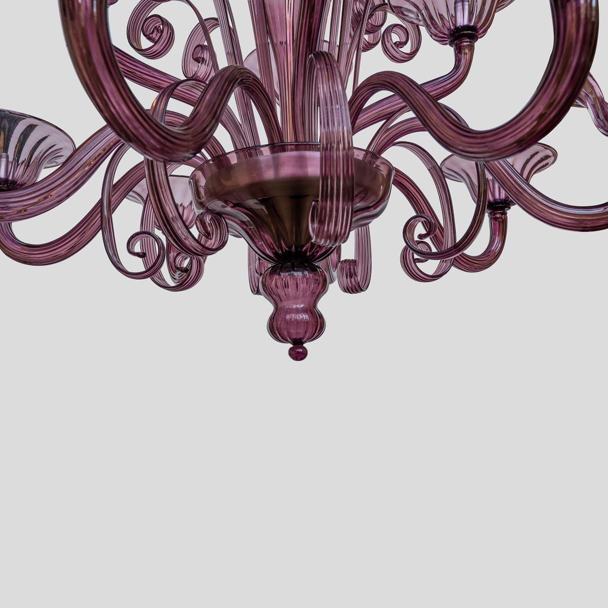 12 Light Purple colour Classic Venetian Chandelier by Cenedese Italy In Good Condition For Sale In London, GB