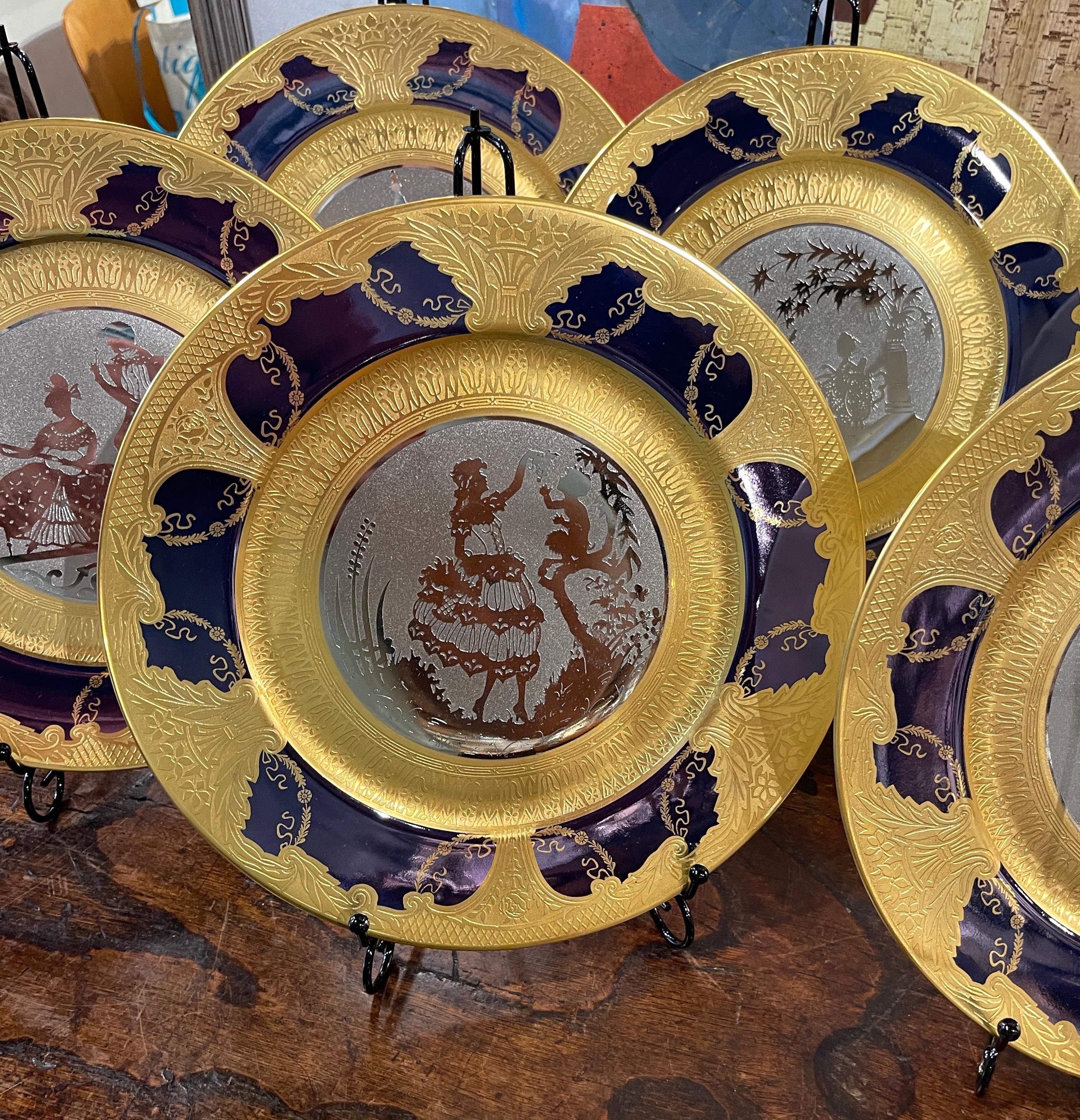 Belle Époque 12 magnifiques assiettes de service opéra incrustées d'or et de platine de Limoges  en vente
