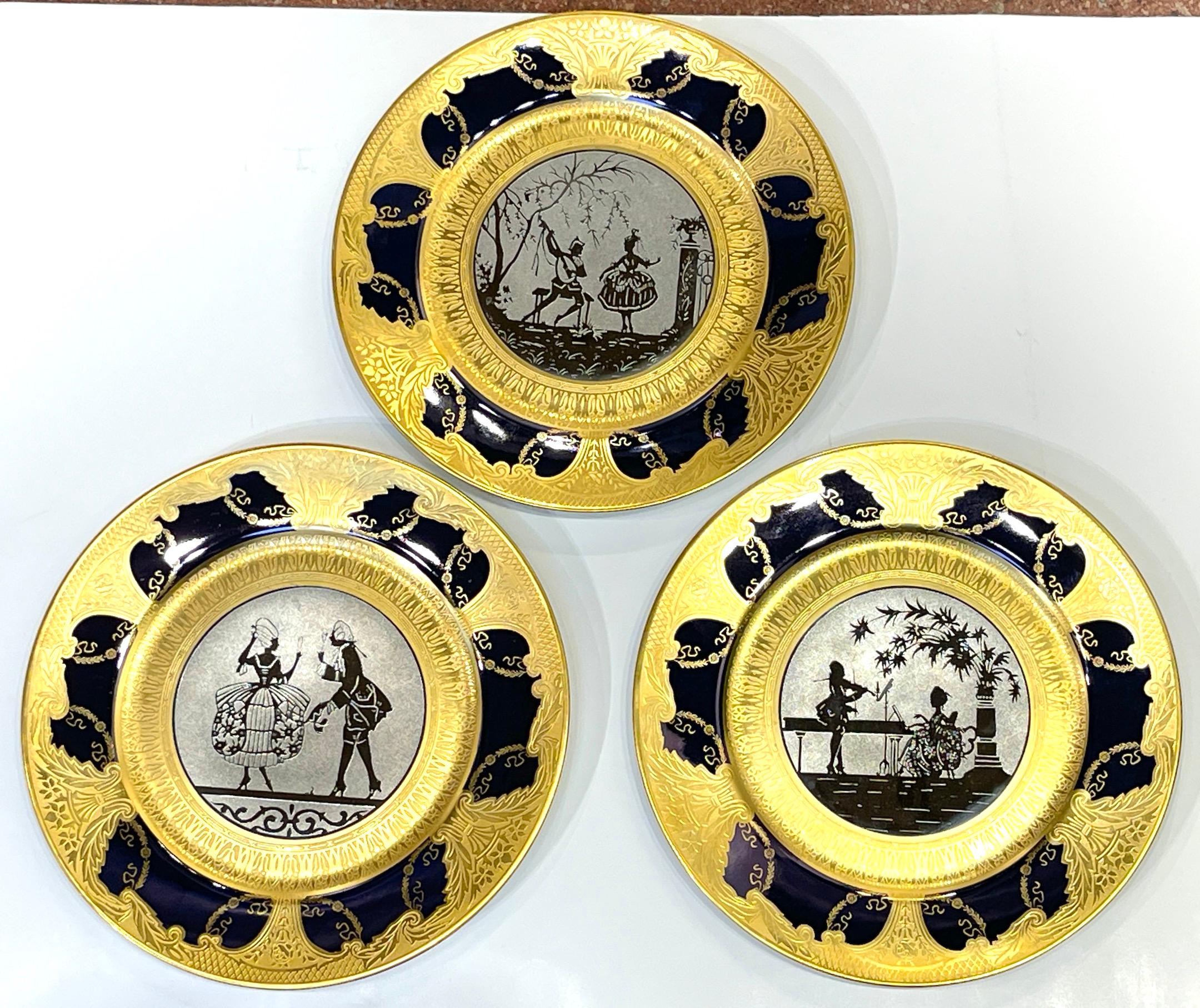 12 Magníficos Platos de Servicio de Ópera de Limoges con Incrustaciones de Oro y Platino siglo XX en venta