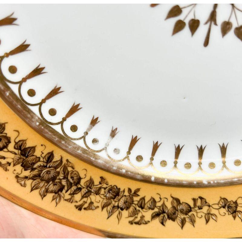 12 Manufacture de Sevres Gilt Porcelain Dessert Plates Nankin Yellow, 1815-1824 In Good Condition For Sale In Gardena, CA