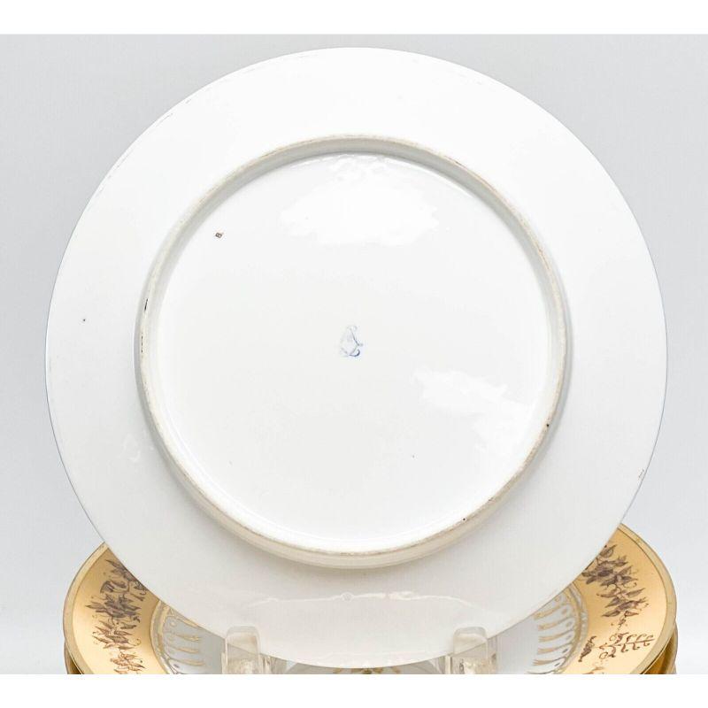 12 Manufacture de Sevres Gilt Porcelain Dessert Plates Nankin Yellow, 1815-1824 For Sale 1