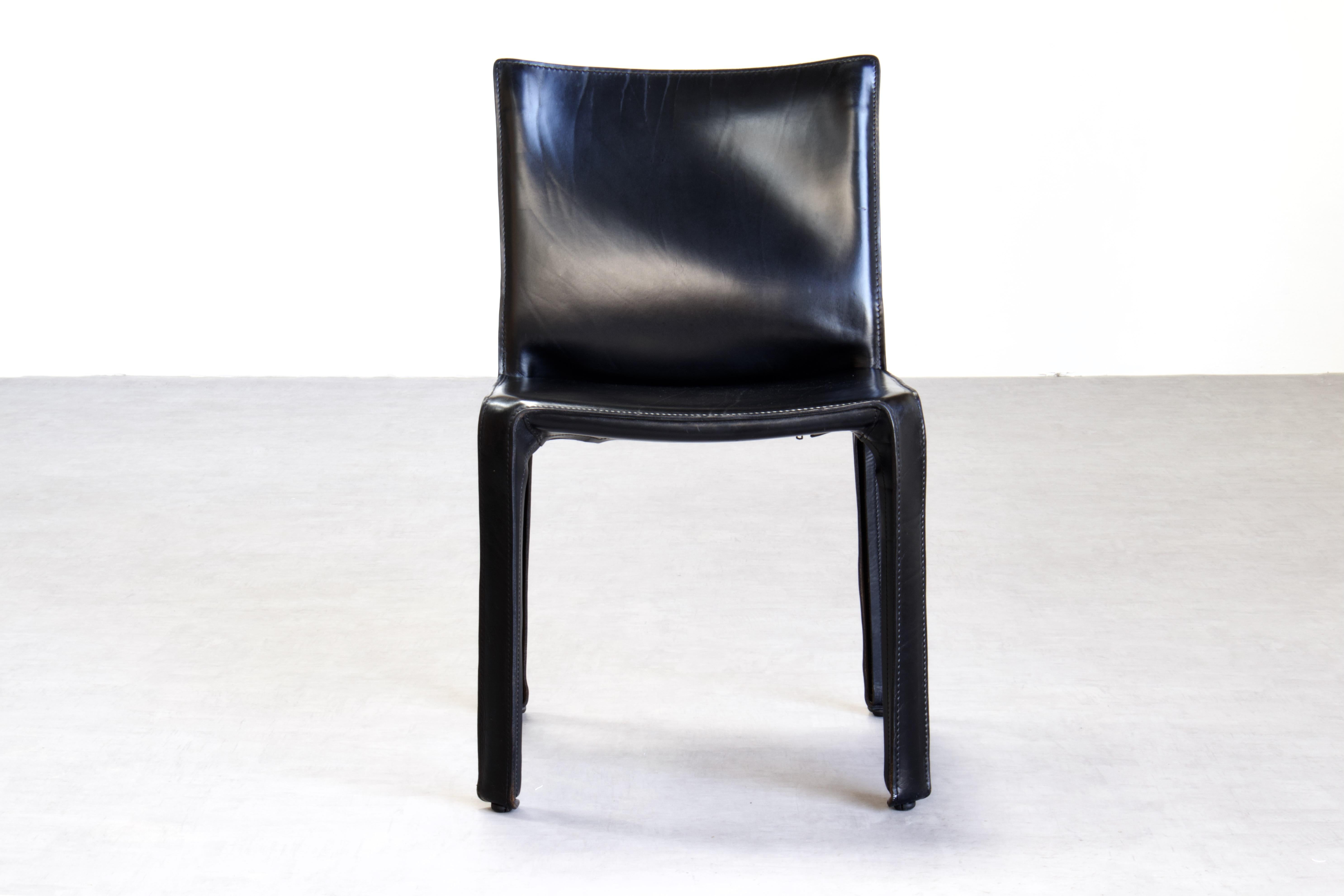 12 Mario Bellini CAB 412 Stühle aus schwarzem Sattelleder für Cassina (Moderne der Mitte des Jahrhunderts) im Angebot