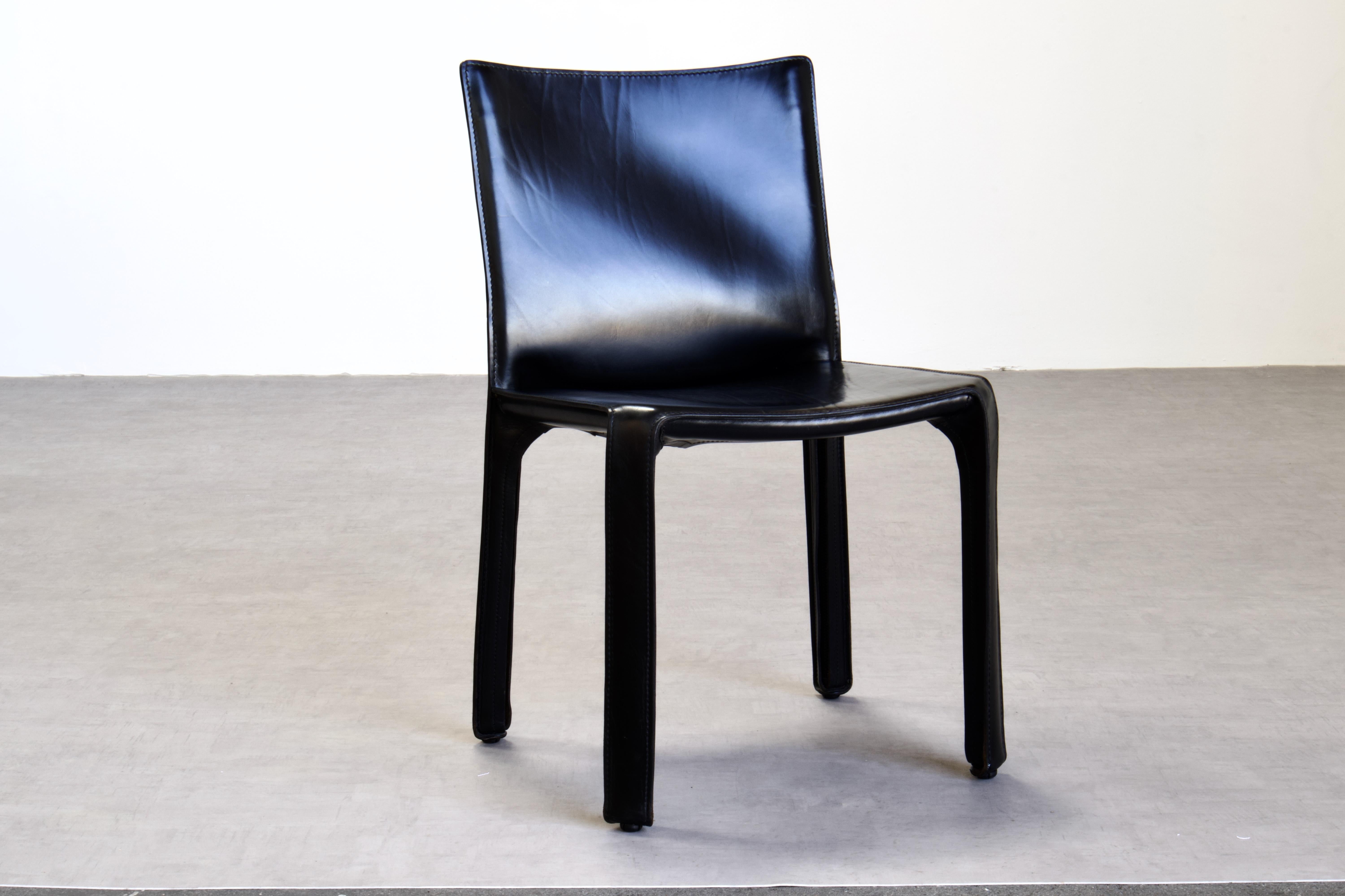12 Mario Bellini CAB 412 Stühle aus schwarzem Sattelleder für Cassina (Italienisch) im Angebot