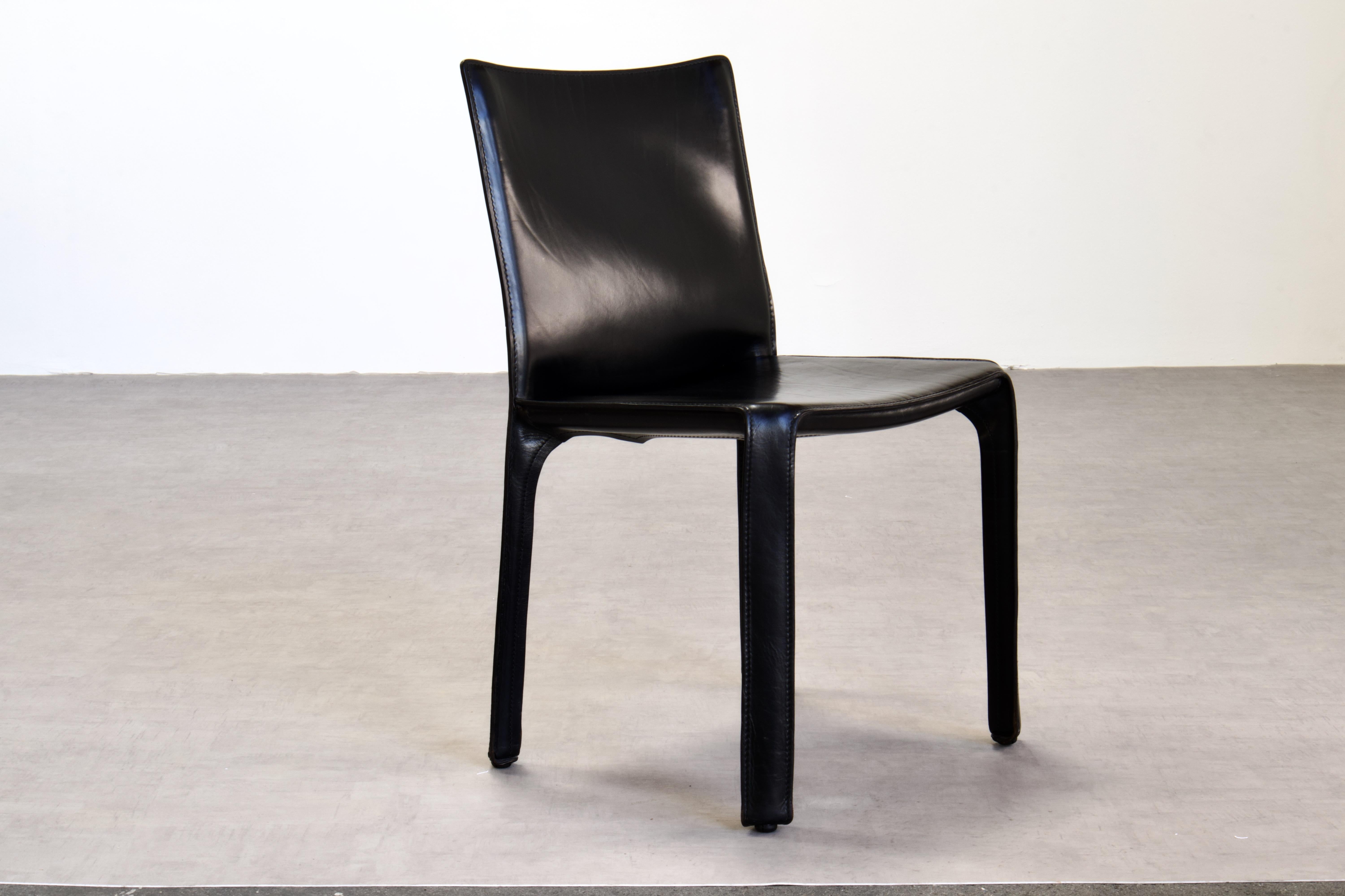 12 Mario Bellini CAB 412 Stühle aus schwarzem Sattelleder für Cassina im Zustand „Gut“ im Angebot in Grand Cayman, KY