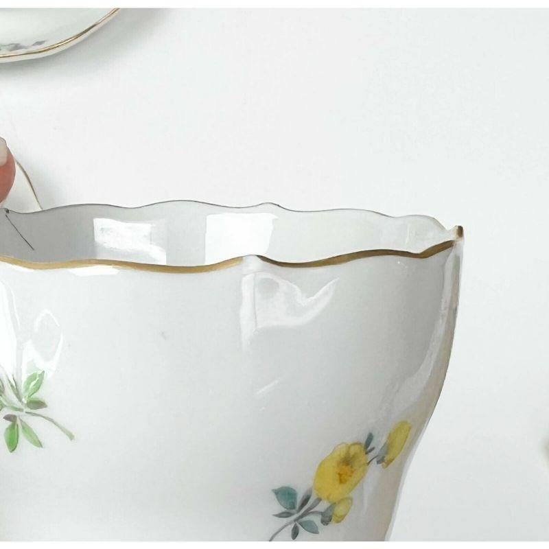 12 Meissen Deutschland Hand gemalt Porzellan Demitasse Tassen & Untertassen Florals im Angebot 1