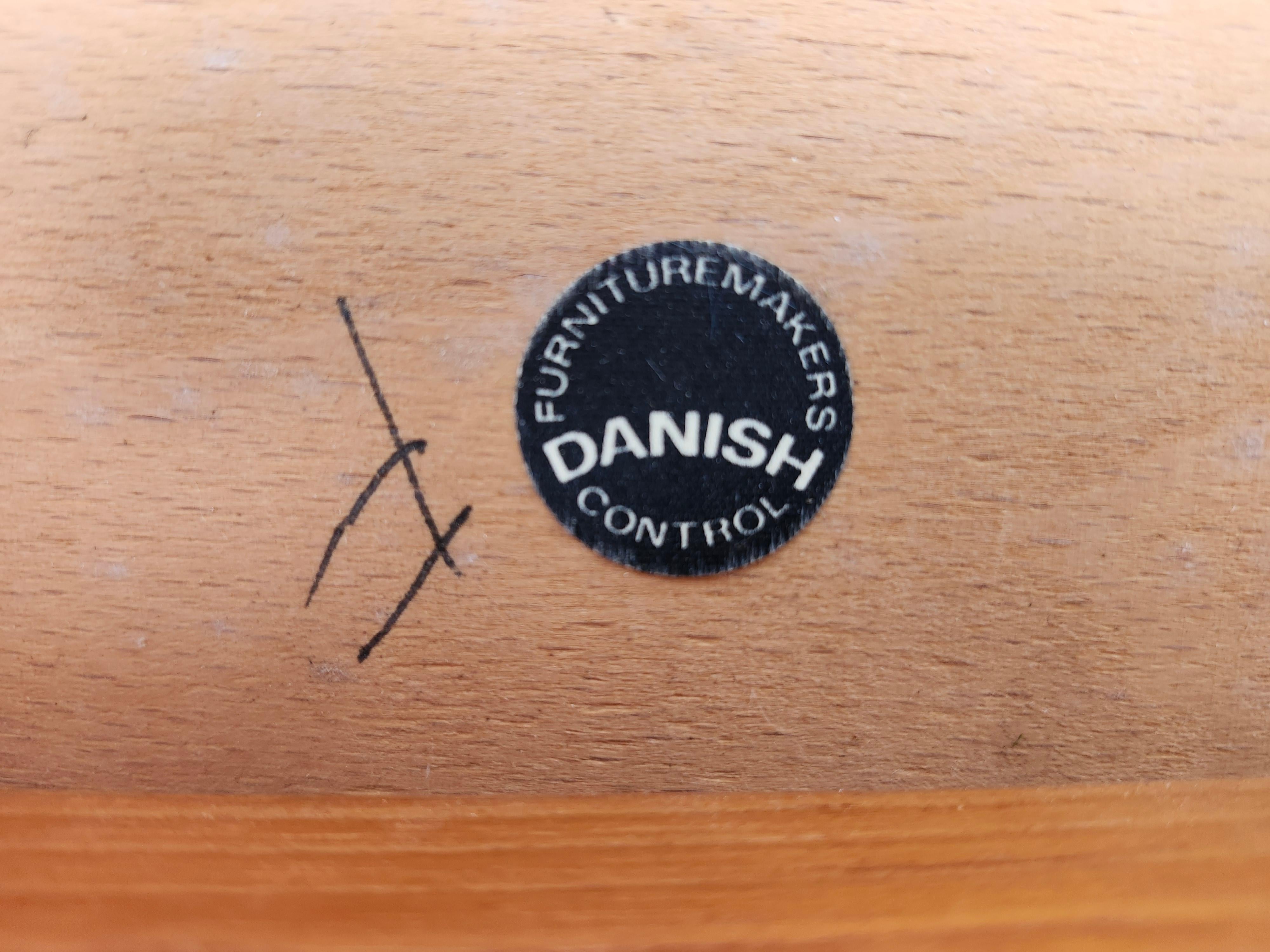 12 sedie da pranzo in pelle di teak moderne danesi del Mid Century di Kai Lyngfeldt Larsen in vendita 7