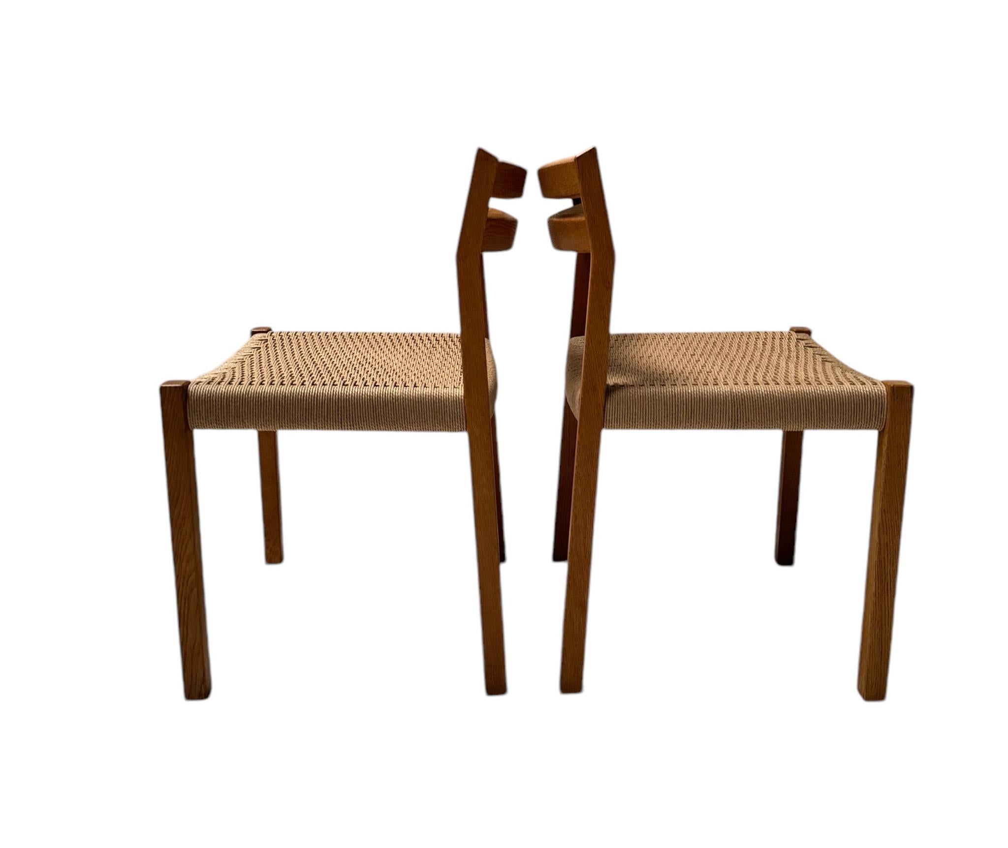 12 sedie da sala da pranzo 401 di Niels Otto Møller, anni '70. In condizioni buone in vendita a Amsterdam, NL