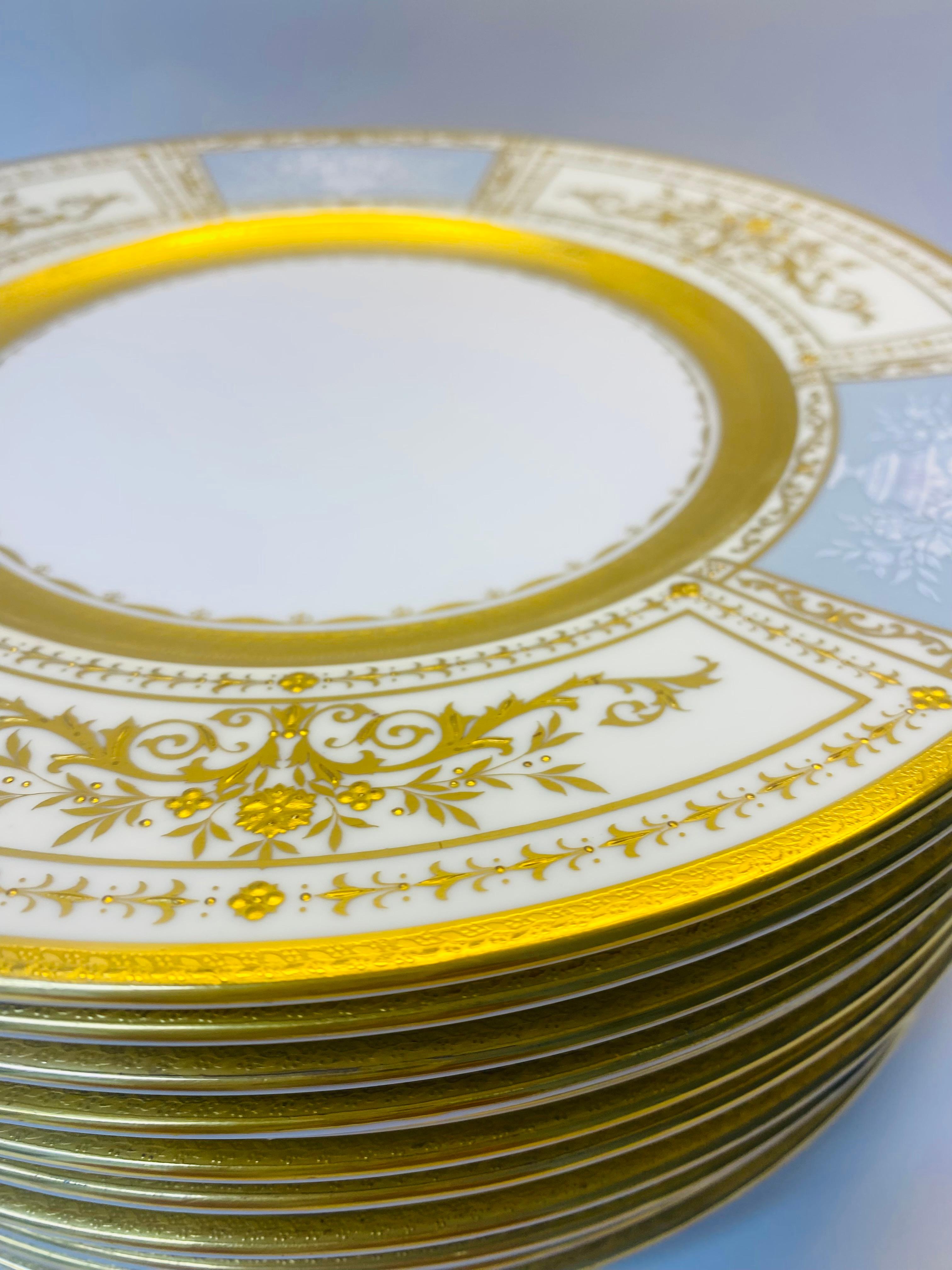 12 Minton England Platos personalizados de esmalte francés T Goode London Circa 1950's en Bueno estado para la venta en West Palm Beach, FL