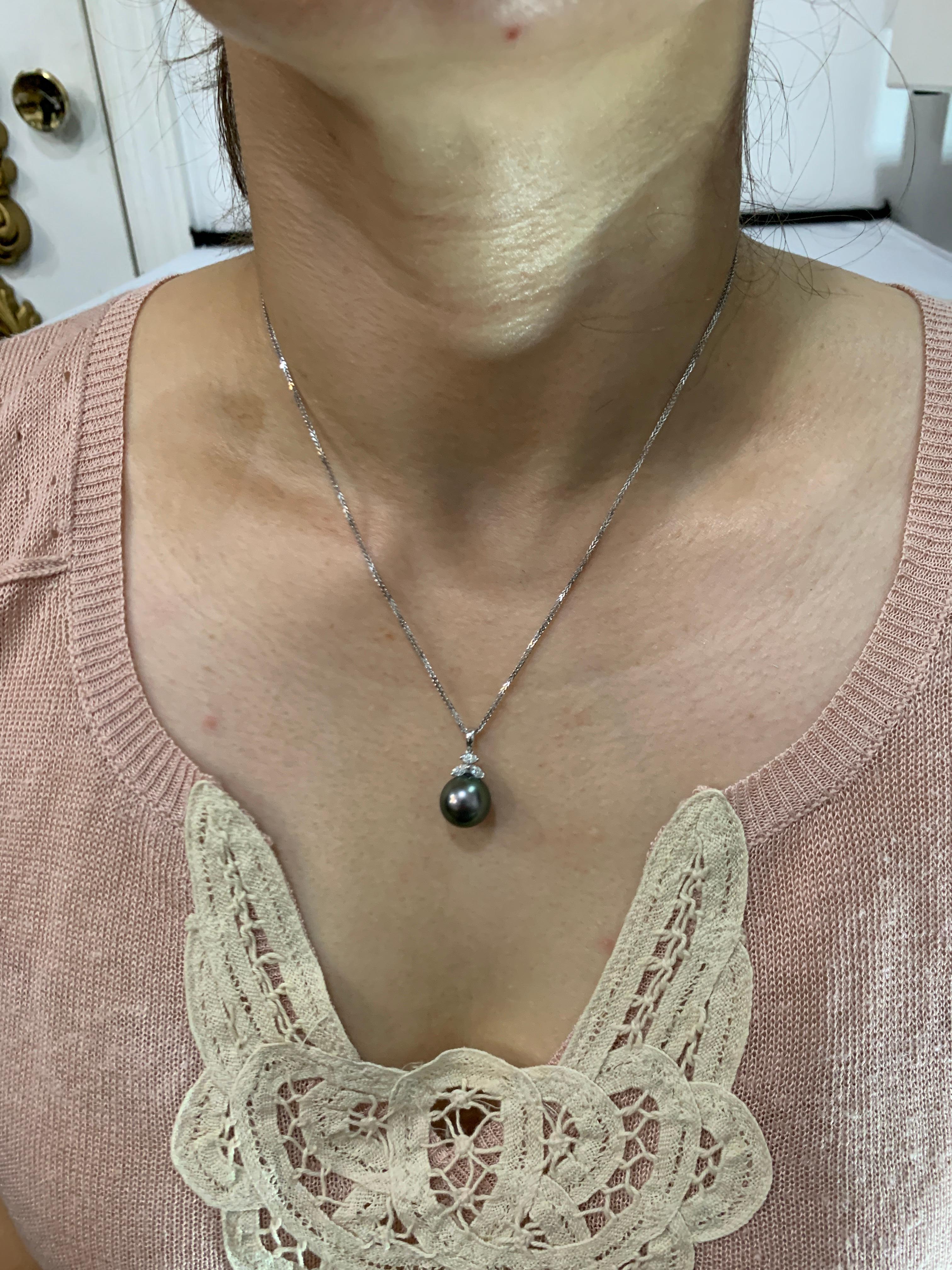 Black Tahitian Pearl and Diamond Pendant or Necklace 18 Karat Gold with Chain For Sale 3