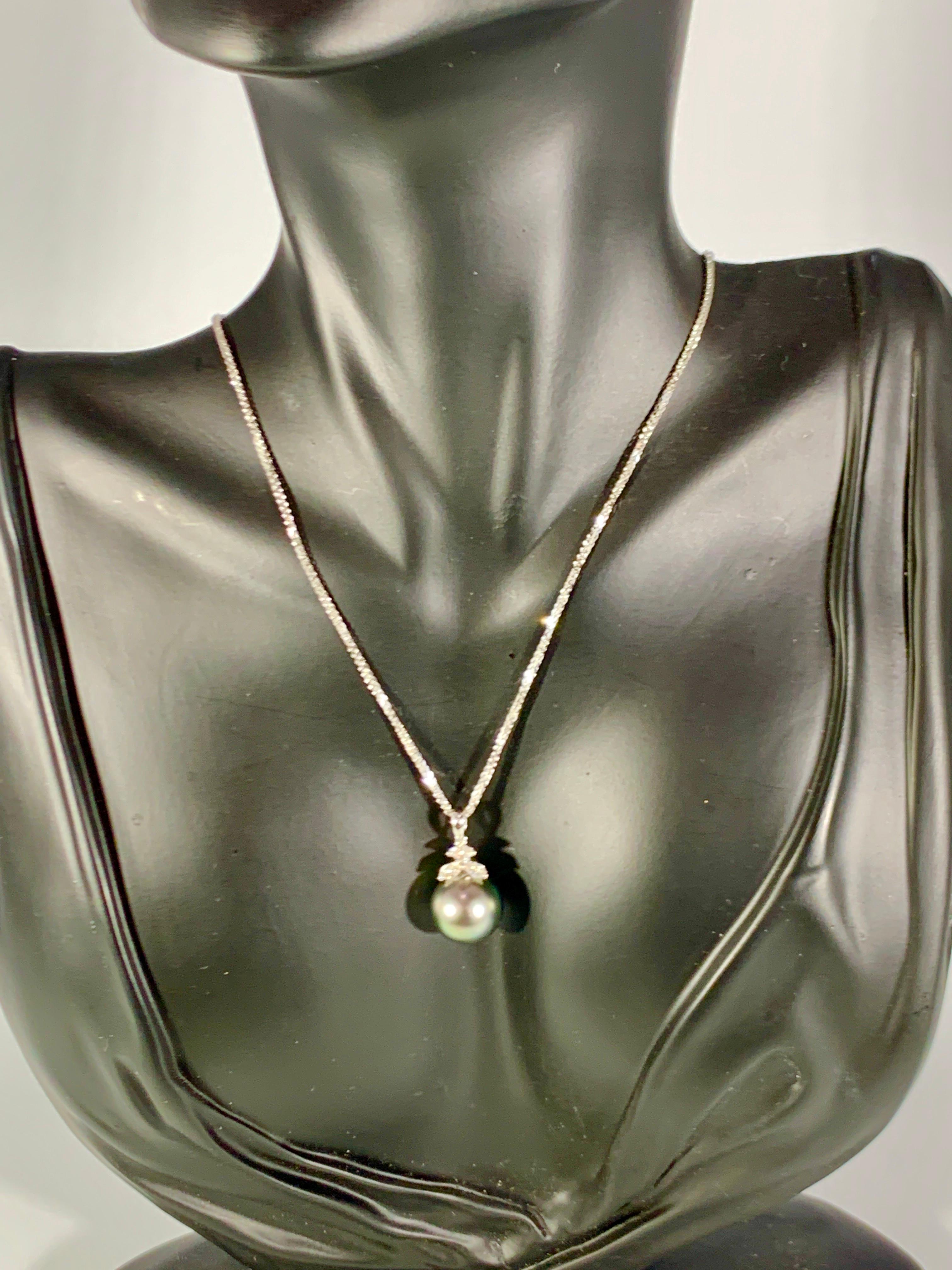 Women's Black Tahitian Pearl and Diamond Pendant or Necklace 18 Karat Gold with Chain For Sale