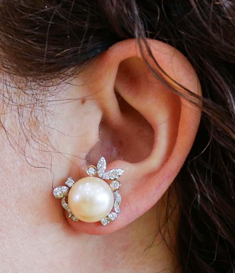 12 Mm Pearls, Diamonds, 14 Karat White Gold and Rose Gold Earrings. In Good Condition For Sale In Marcianise, Marcianise (CE)