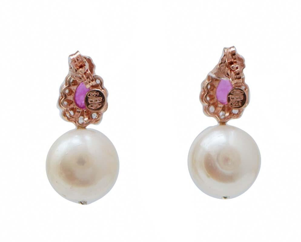 Pendientes de 12 mm de perlas, rubíes, diamantes, oro rosa y plata. Retro en venta