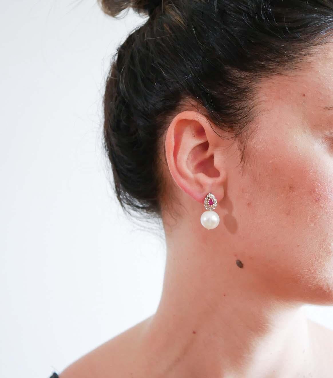 Pendientes de 12 mm de perlas, rubíes, diamantes, oro rosa y plata. Corte mixto en venta