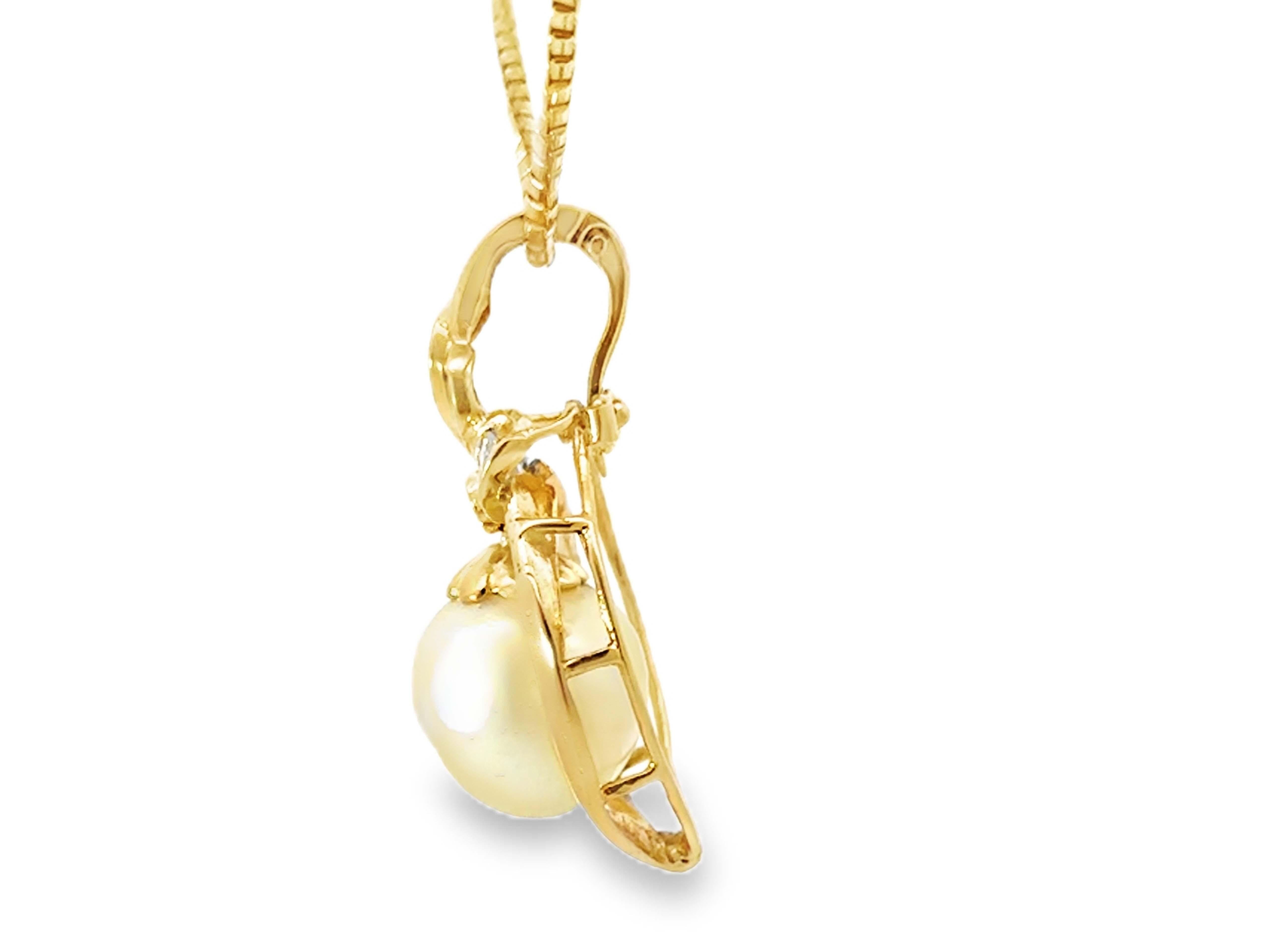 Women's 12 Mm White Pearl Baguette, Brilliant Diamond Pendant Necklace 18k Yellow Gold For Sale