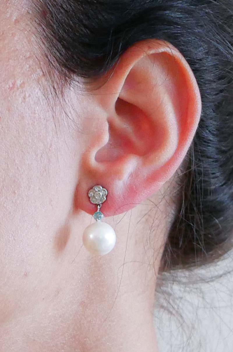 12 Mm White Pearls, Emeralds, Diamonds, Platinum Earrings. In Good Condition In Marcianise, Marcianise (CE)