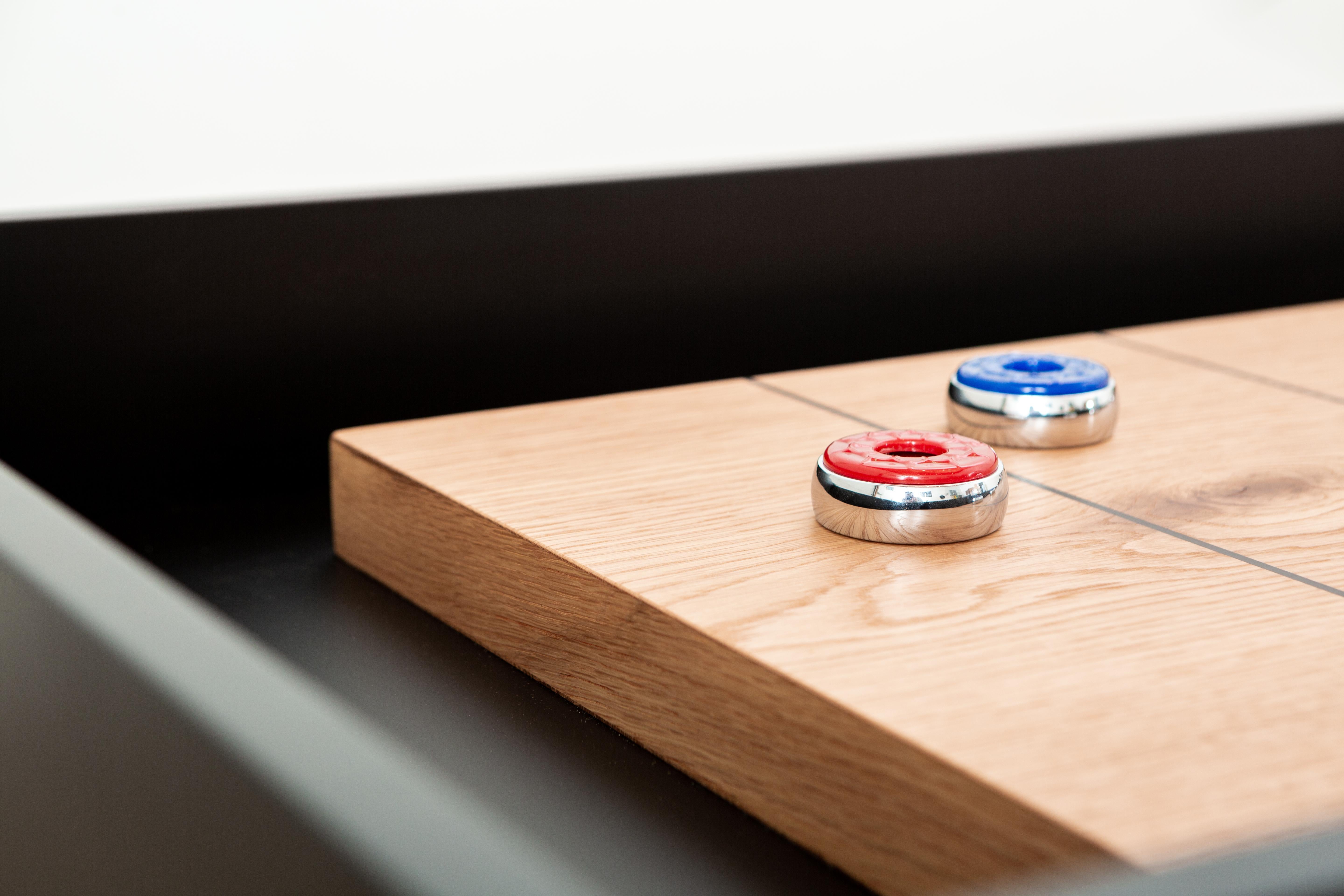 Table Shuffleboard moderne « The Break » de 12 pouces avec surface de jeu en chêne et cadre métallique en vente 4