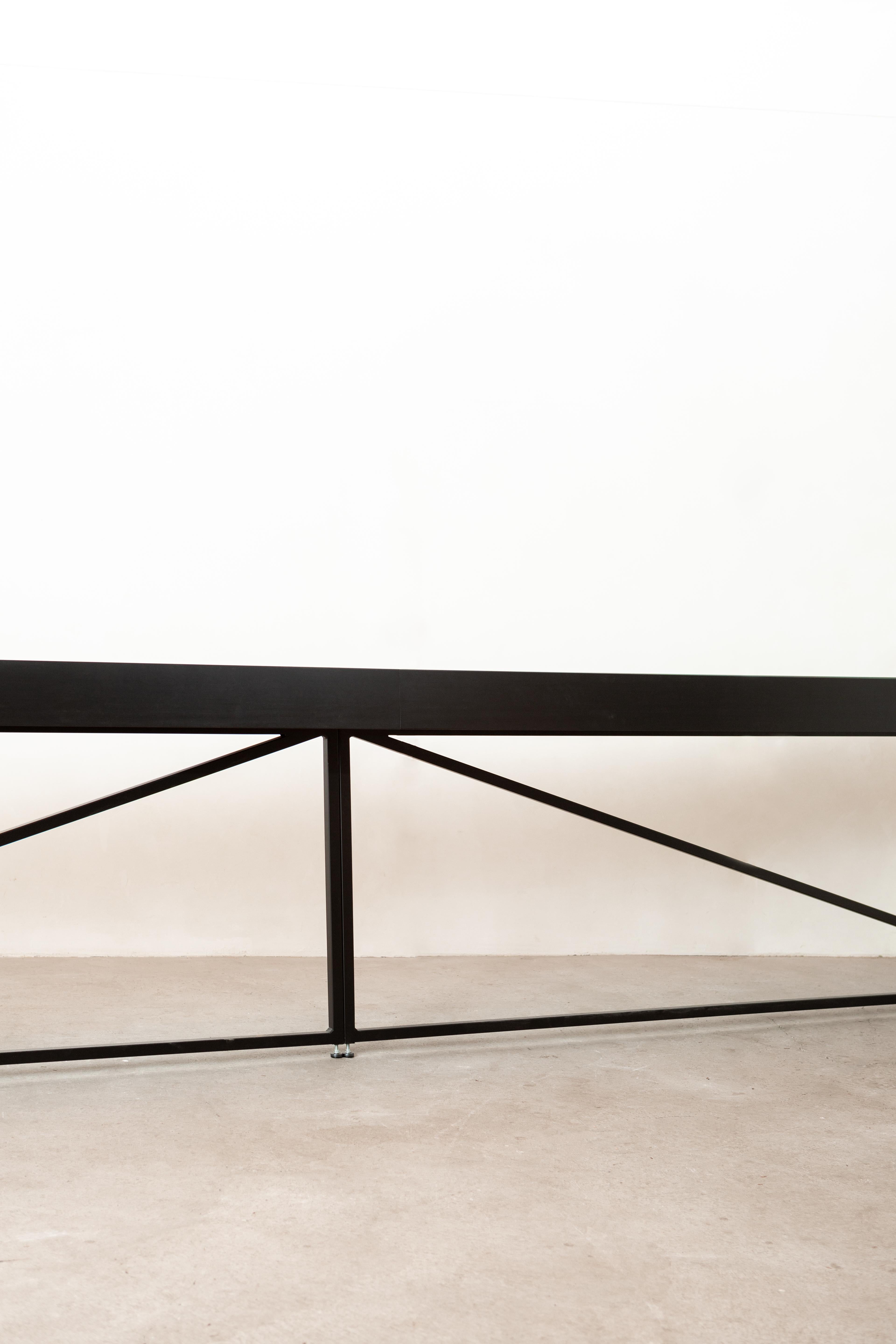 Table Shuffleboard moderne « The Break » de 12 pouces avec surface de jeu en chêne et cadre métallique en vente 8