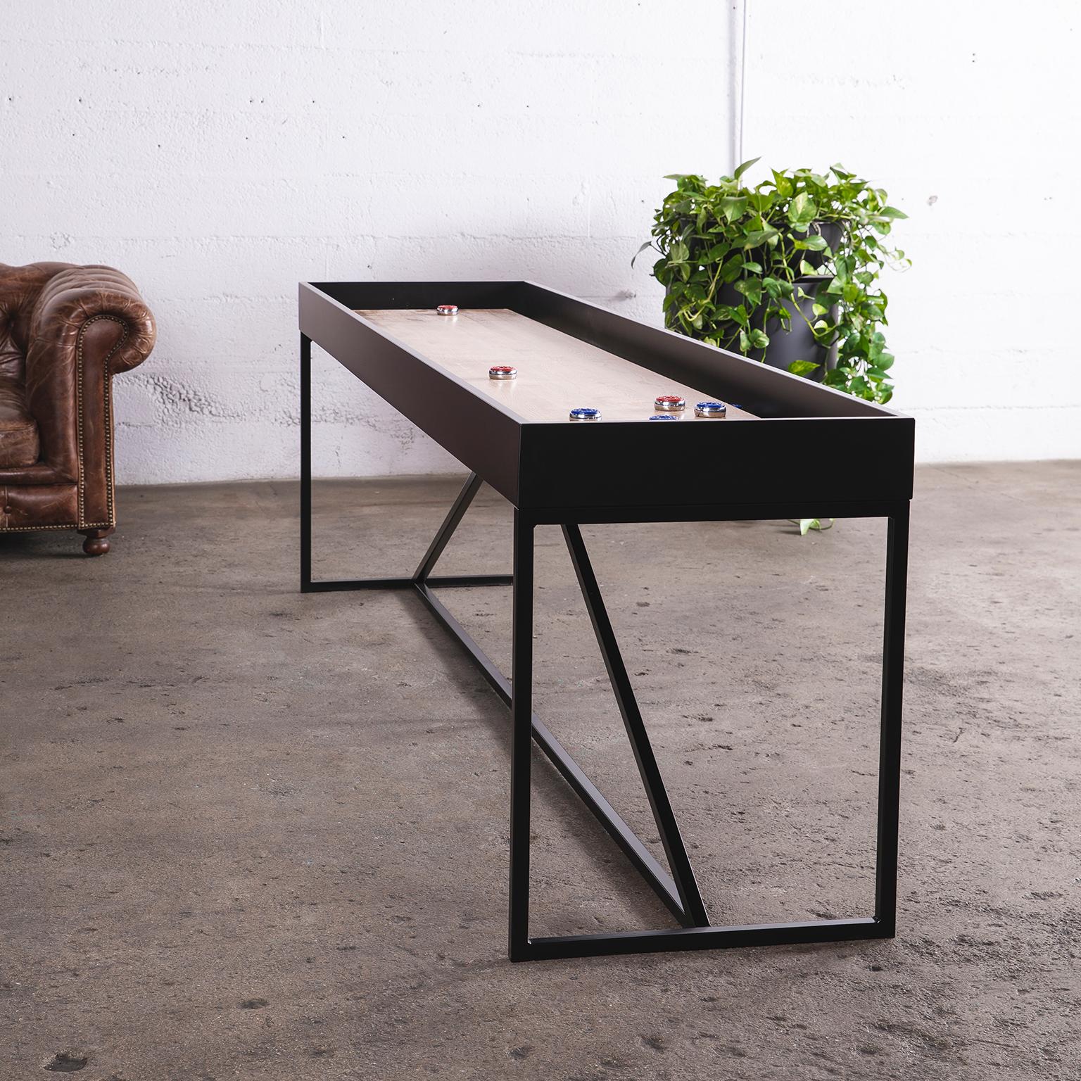 Table Shuffleboard moderne « The Break » de 12 pouces avec surface de jeu en chêne et cadre métallique Neuf - En vente à Vancouver, B.C.