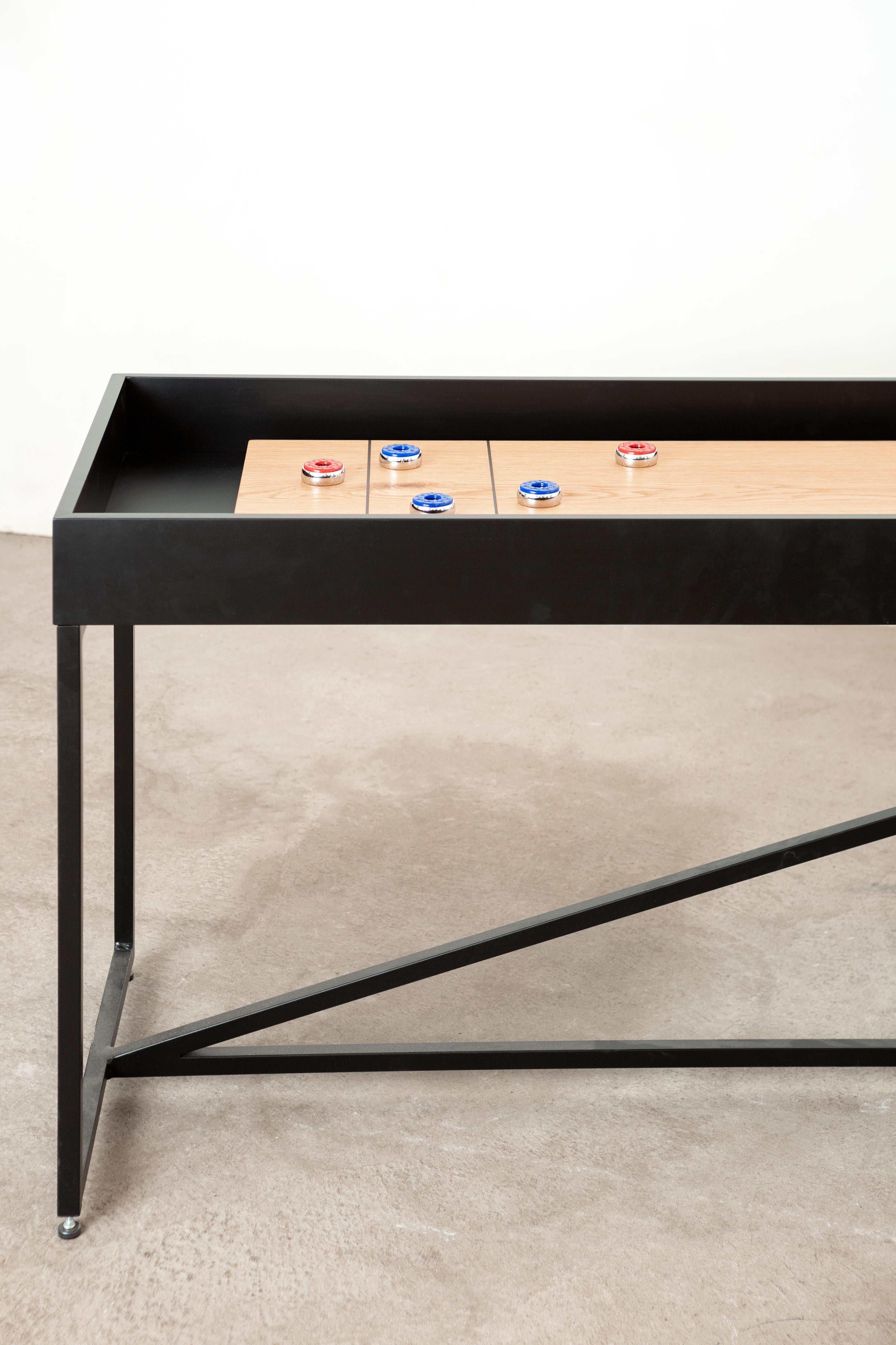 Table Shuffleboard moderne « The Break » de 12 pouces avec surface de jeu en chêne et cadre métallique en vente 1