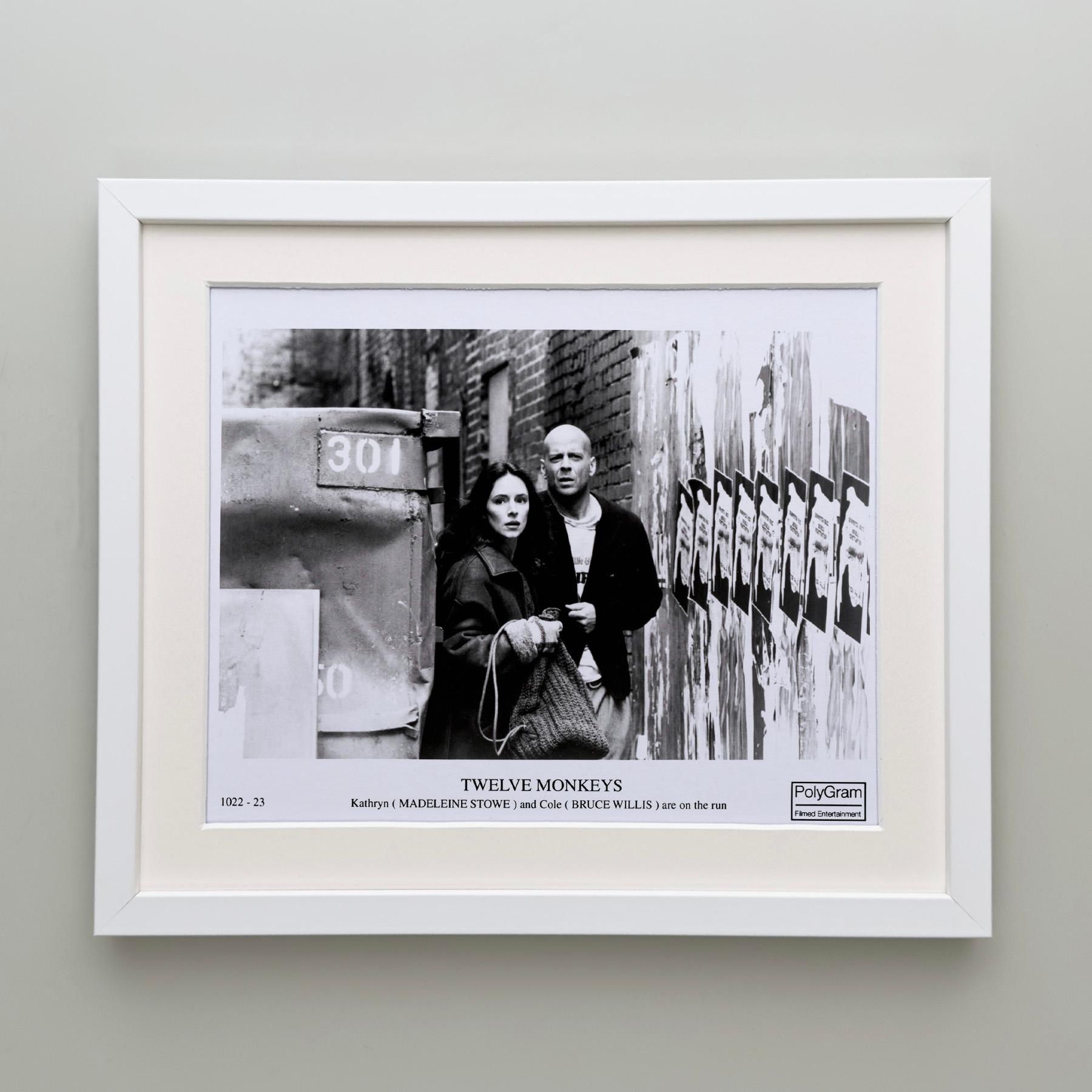 12 MONKEYS 1995 Gerahmter Werbefilm Filmstill im Zustand „Gut“ im Angebot in Bath, Somerset