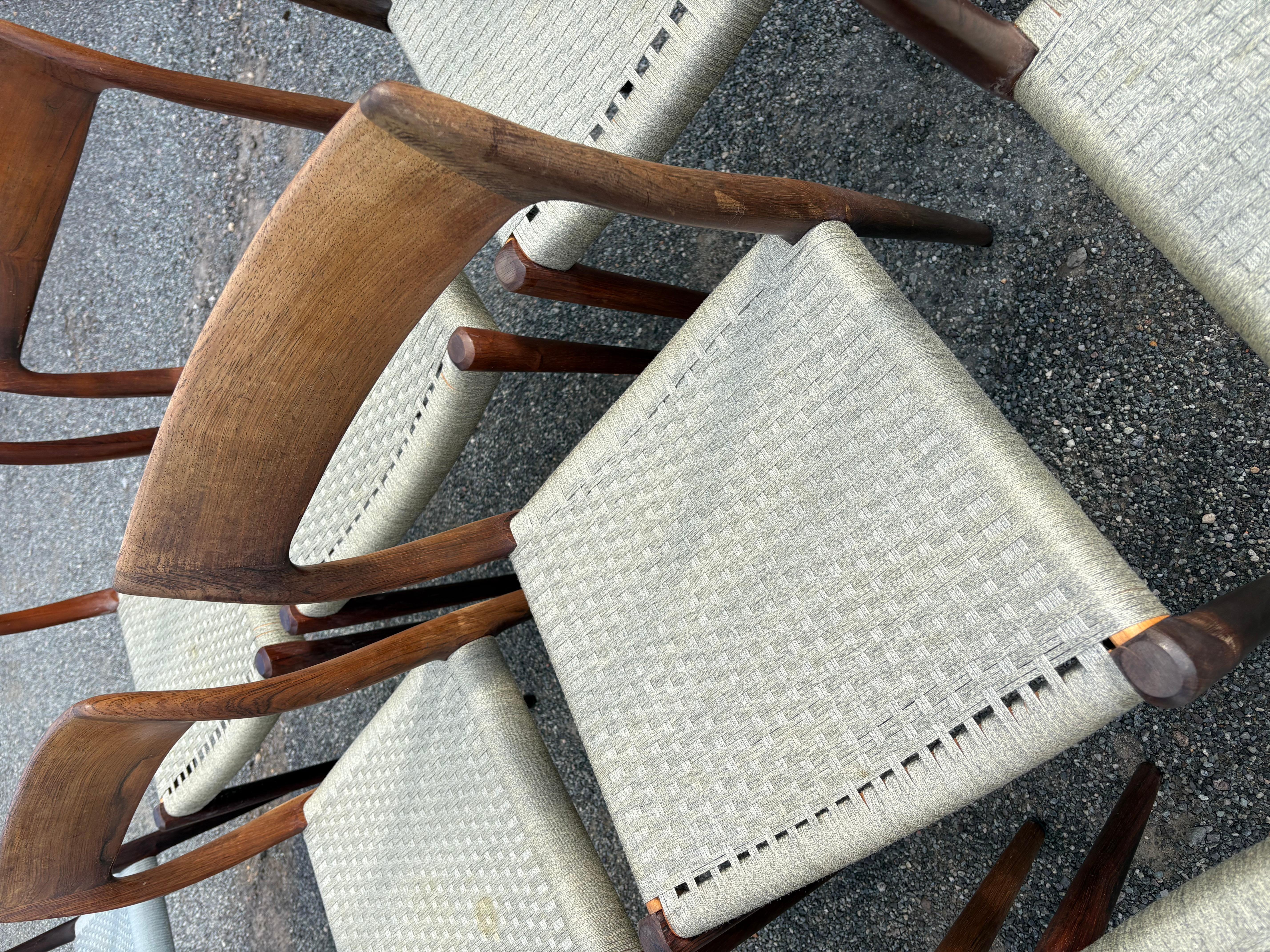 12 Niels Otto Moller Modell 77 Dinings Stühle mit Original Khaki /Lavendel Cord (Mitte des 20. Jahrhunderts) im Angebot