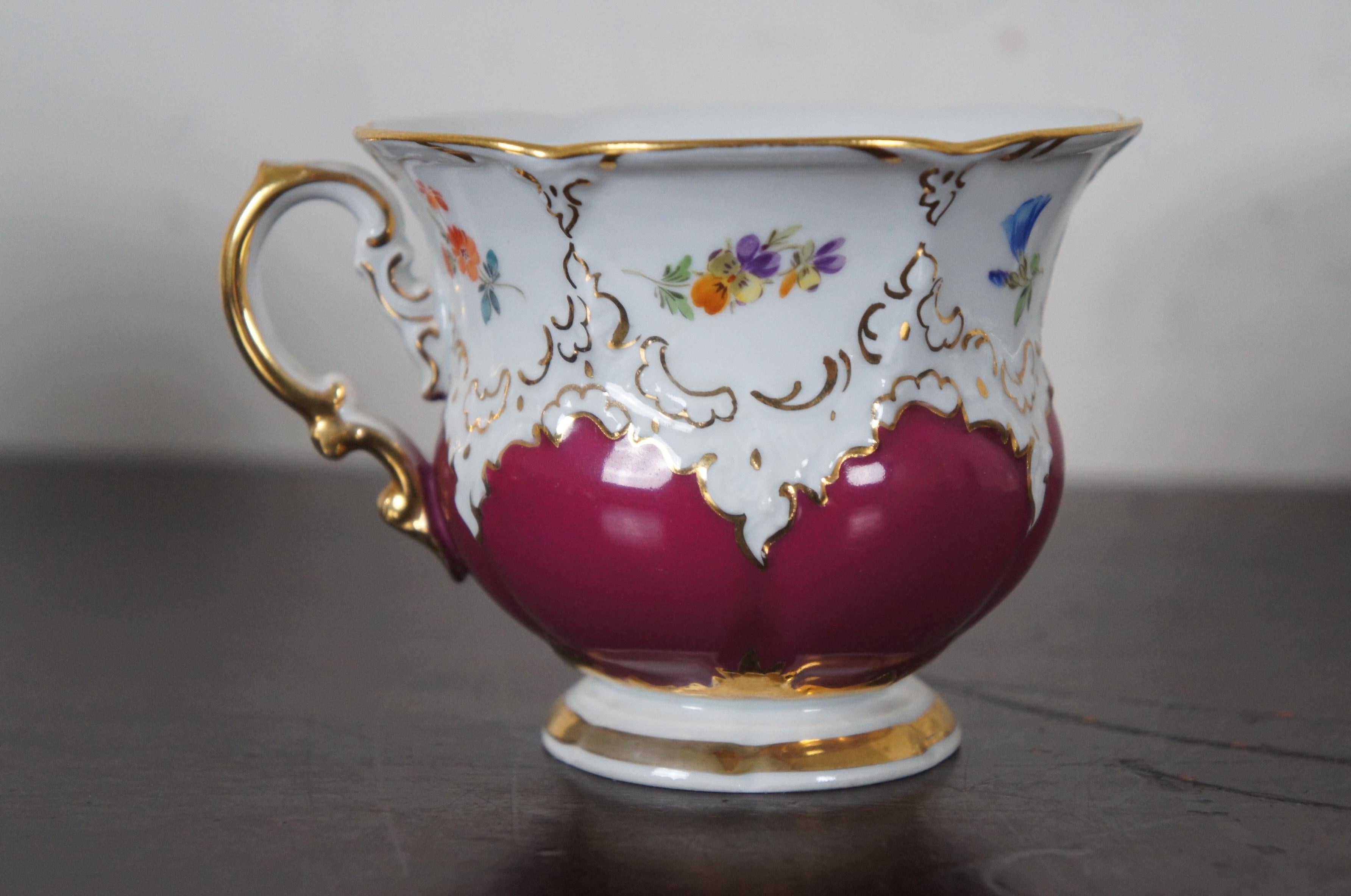 12 St. Antike Meissen B-Form Teetassen & Untertassen Floral gekreuzt Schwert Tee-Set B154 (19. Jahrhundert) im Angebot