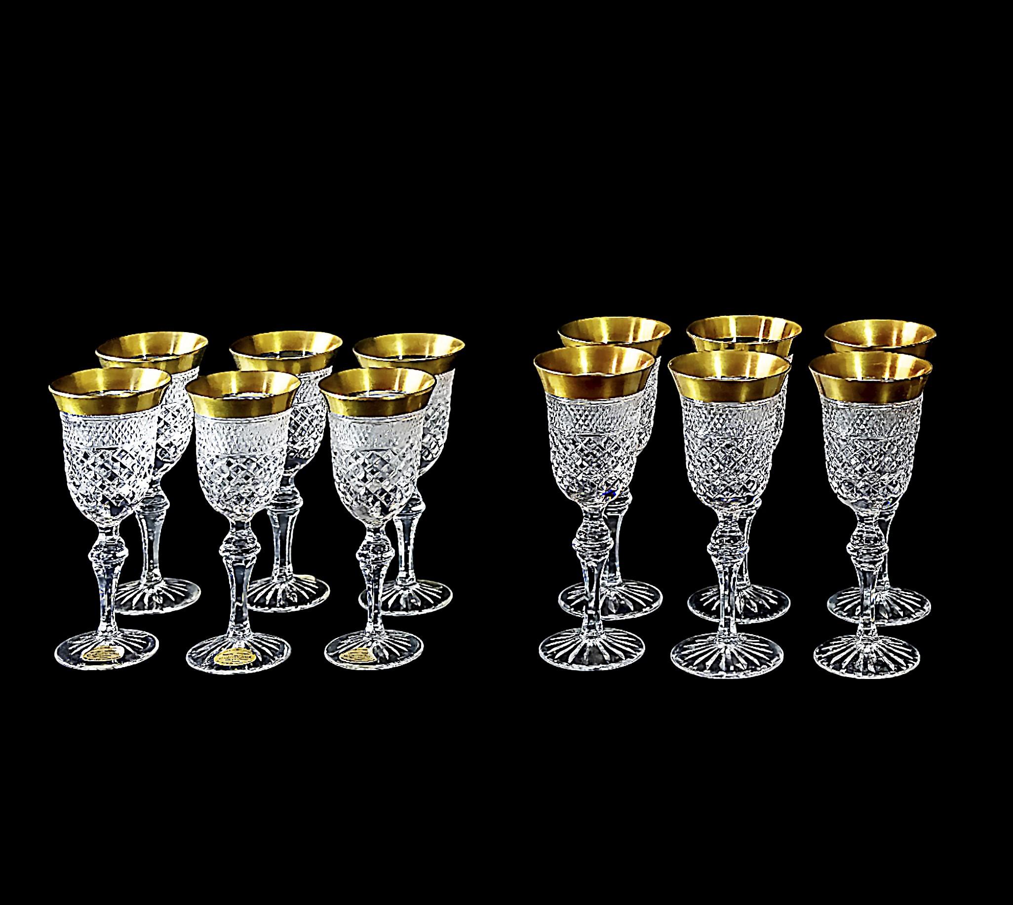 12 Pcs. Set of Gilt Crystal Red and White Wine Glasses In Good Condition In Vilnius, LT