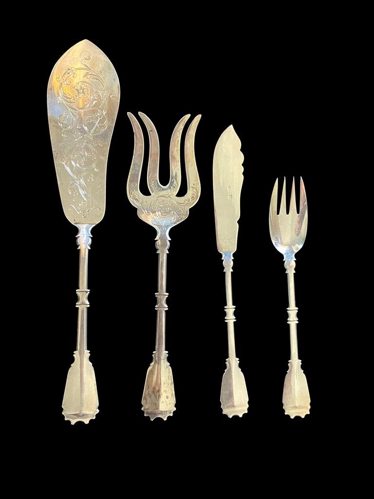 Francese Set di 12 posate da pesce in argento 925 di Robert Linzeler, Francia, 1900 in vendita