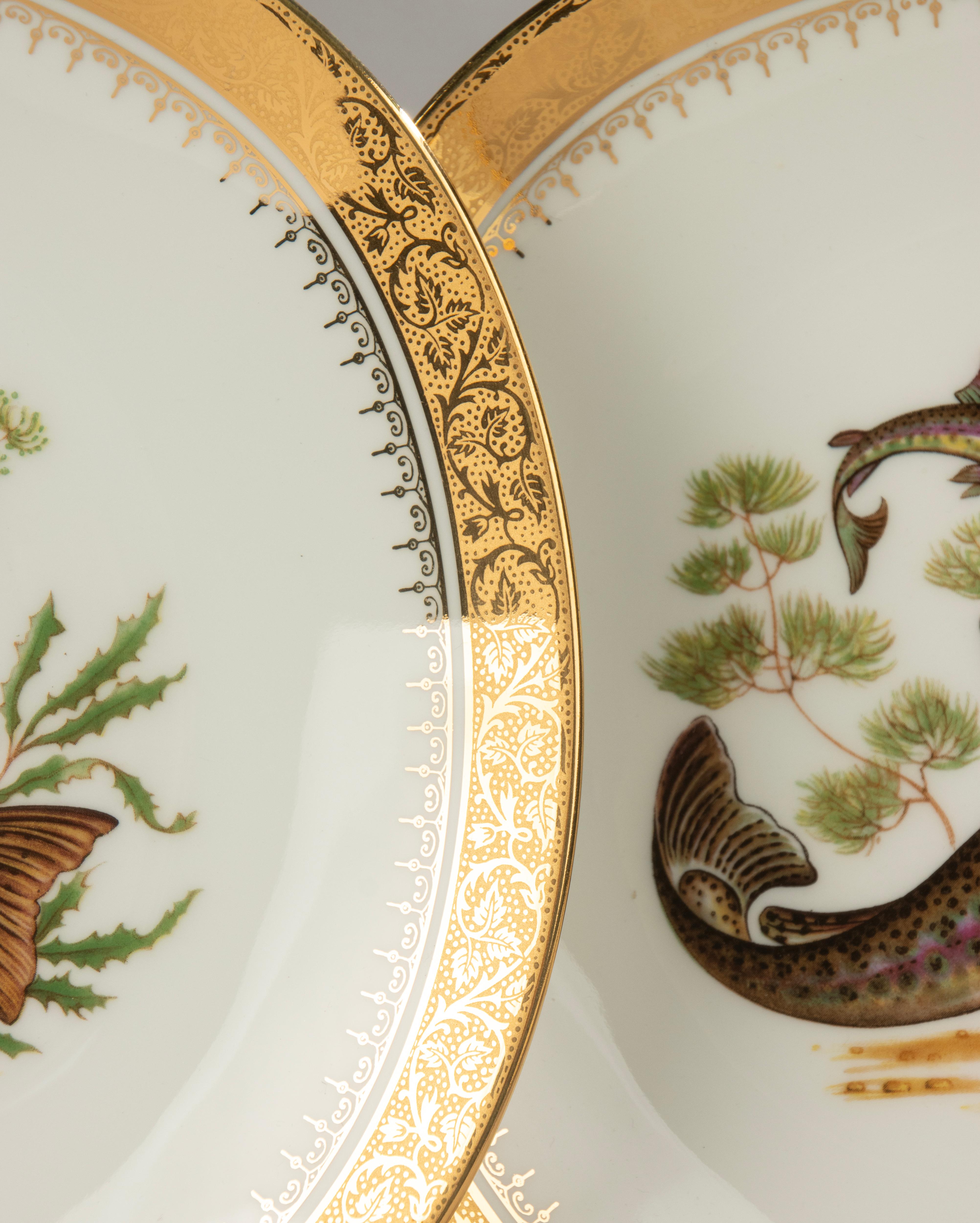 Service à poisson 12 pièces - Limoges - Porcelaine avec ornements dorés en vente 4