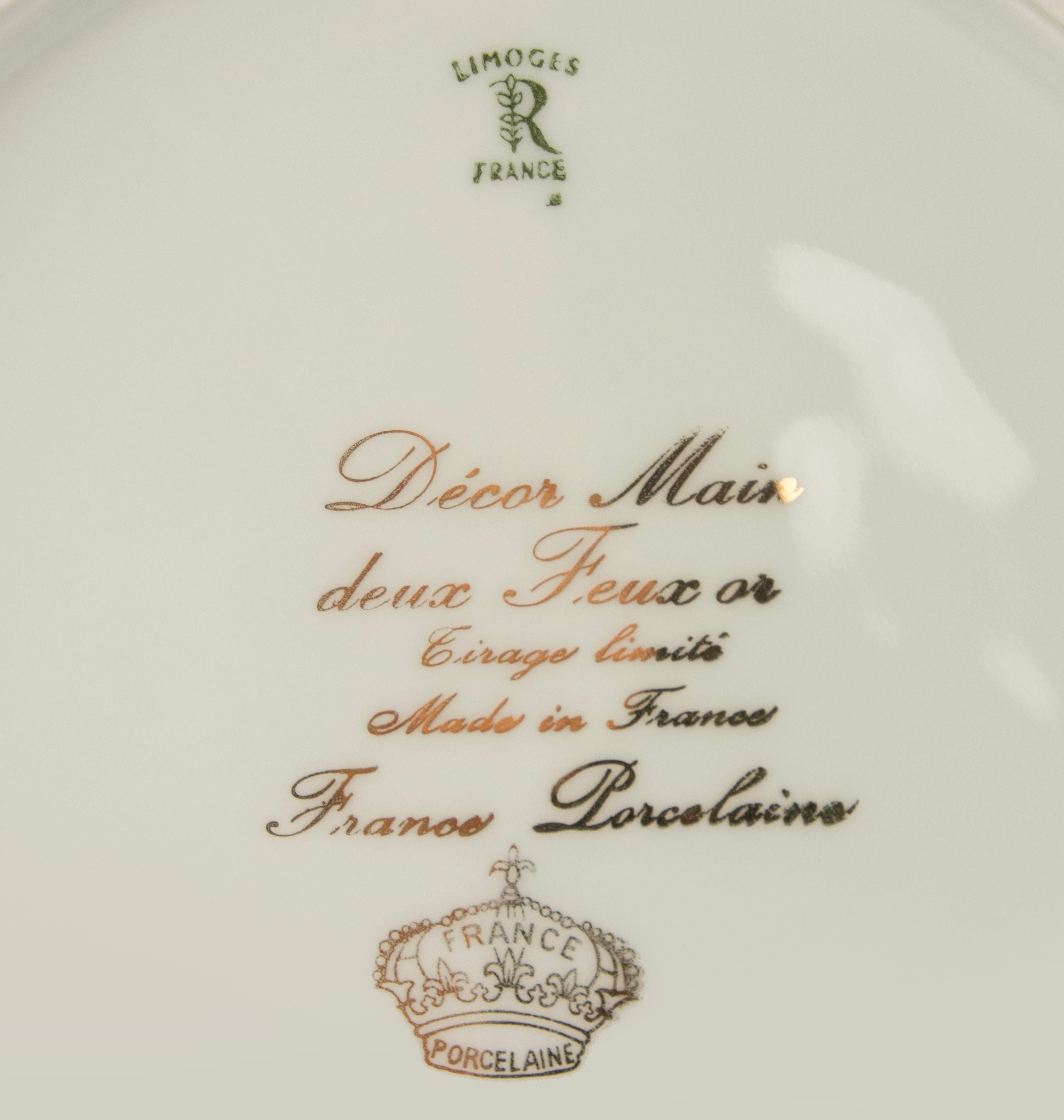 Service à poisson 12 pièces - Limoges - Porcelaine avec ornements dorés en vente 5