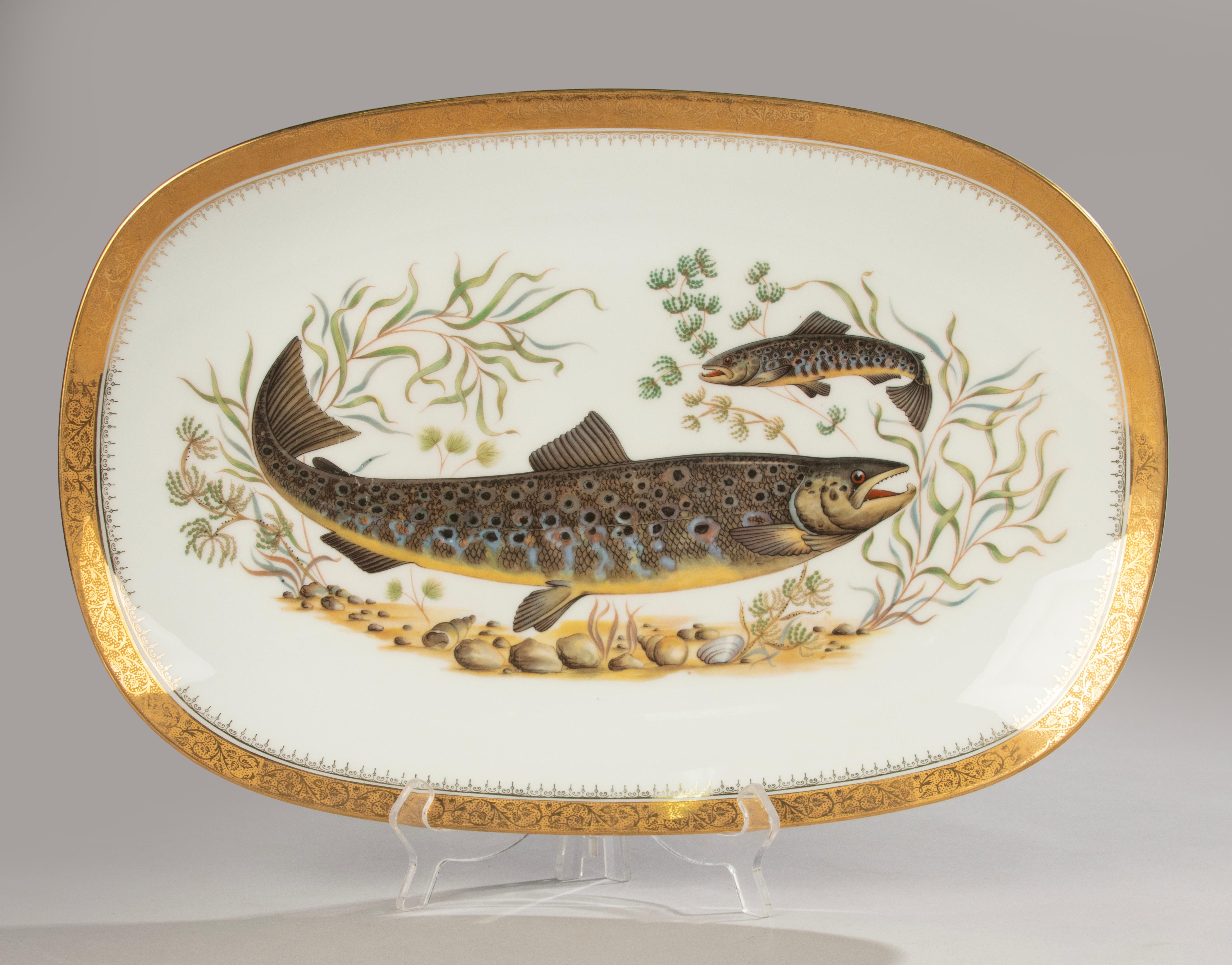 Service à poisson 12 pièces - Limoges - Porcelaine avec ornements dorés en vente 12