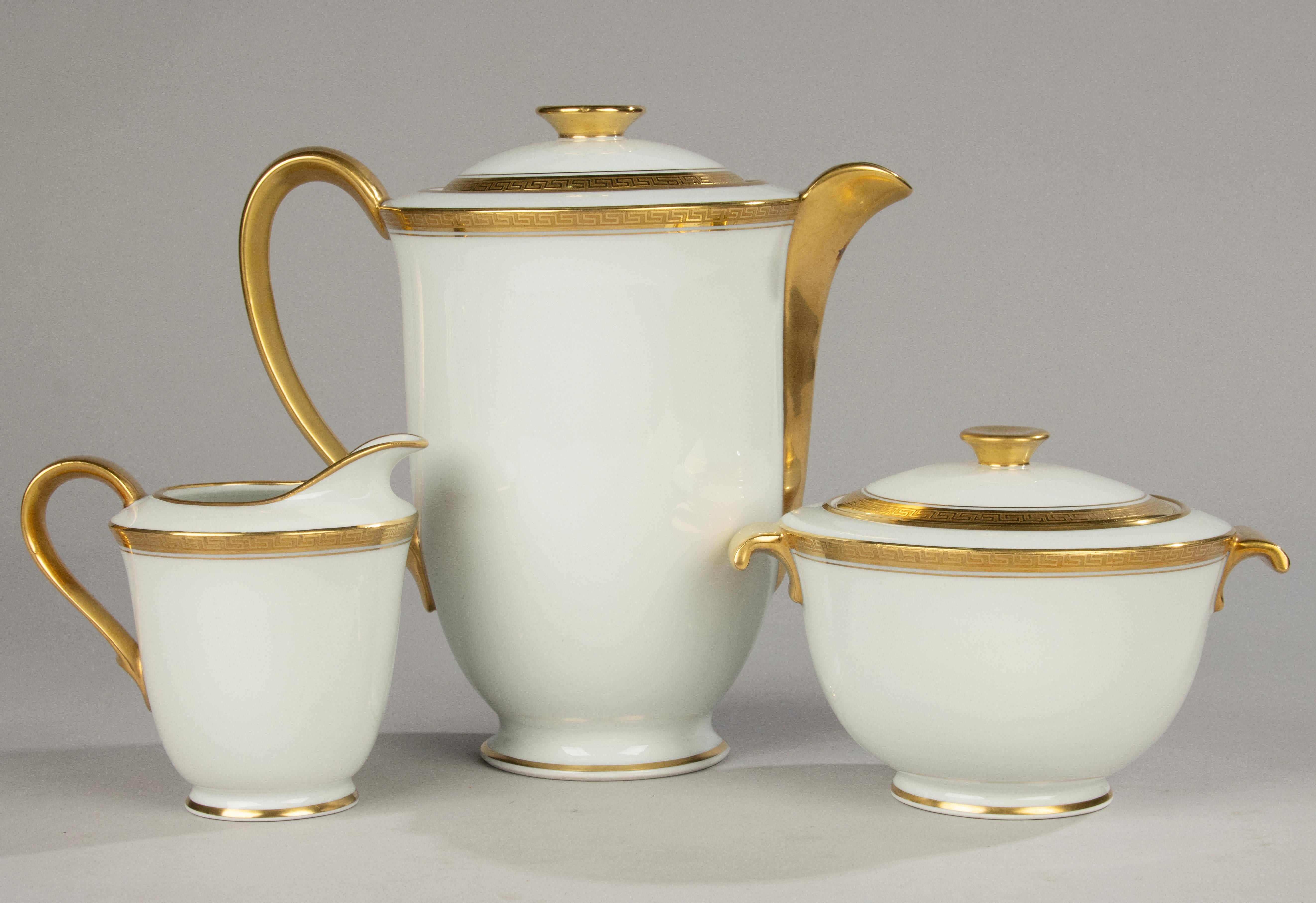 12-teiliges Porzellan-Teeset - Limoges - Weiß und Gold im Angebot 5