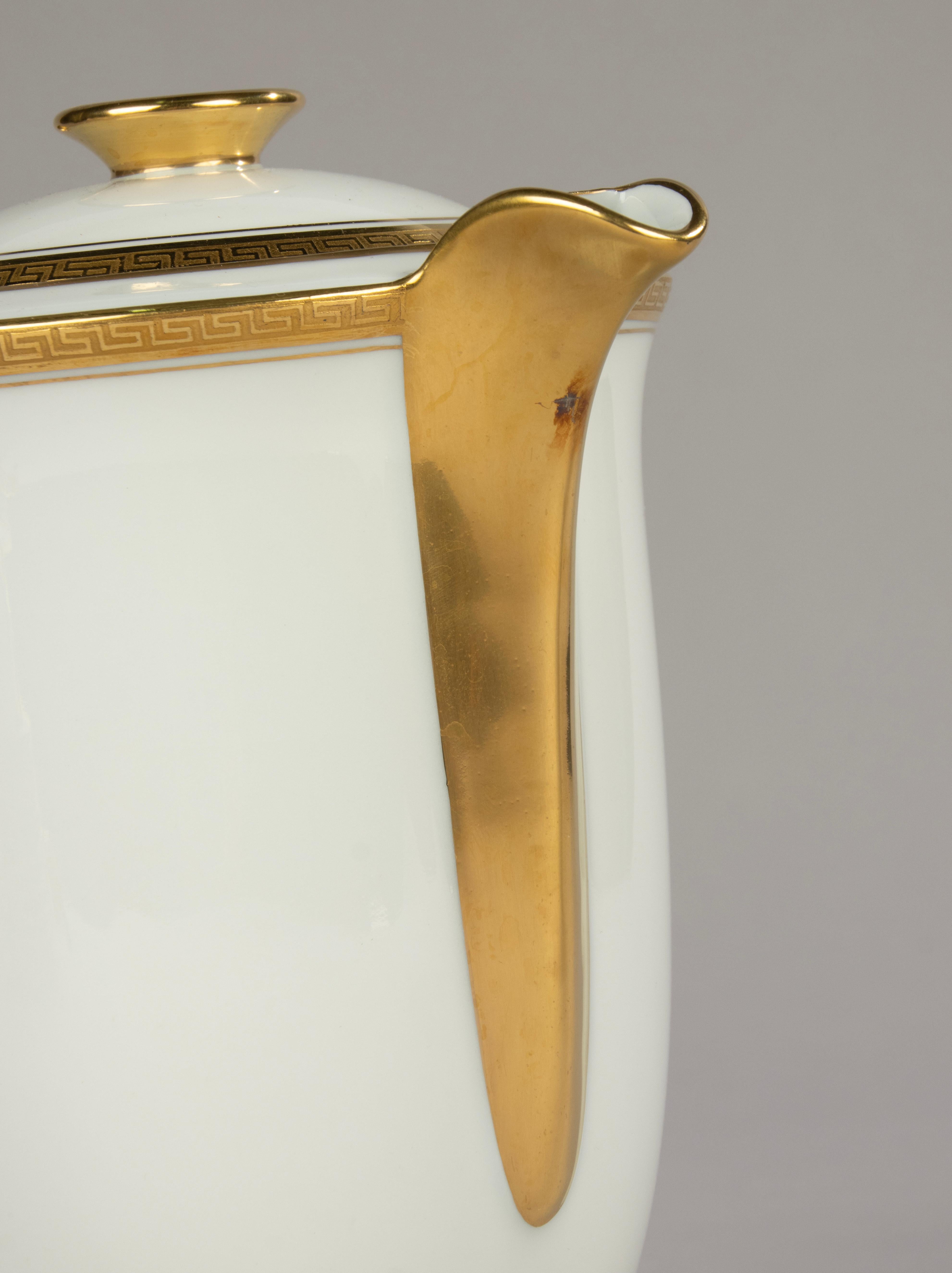 12-teiliges Porzellan-Teeset - Limoges - Weiß und Gold im Angebot 7