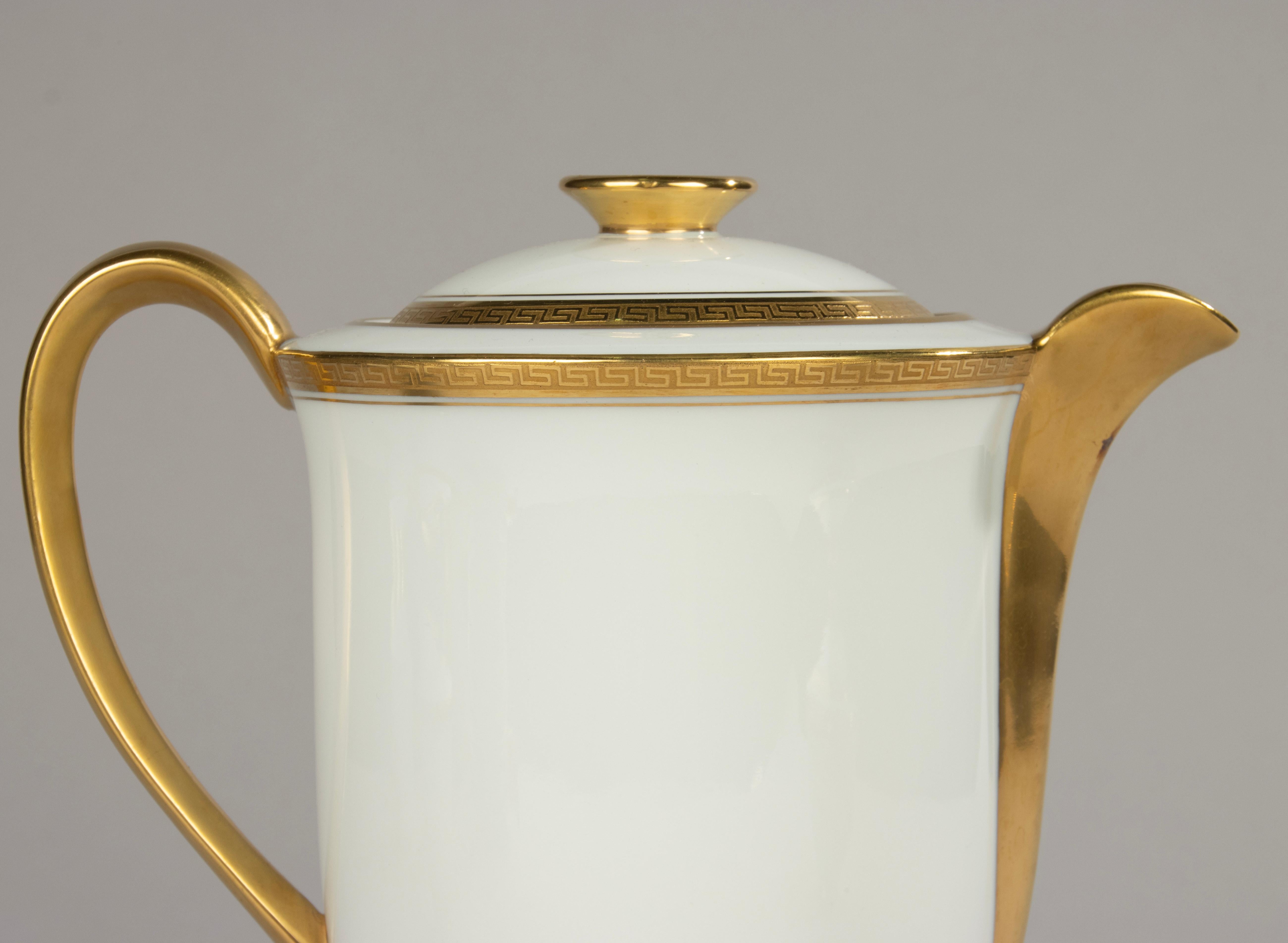 12-teiliges Porzellan-Teeset - Limoges - Weiß und Gold im Angebot 9