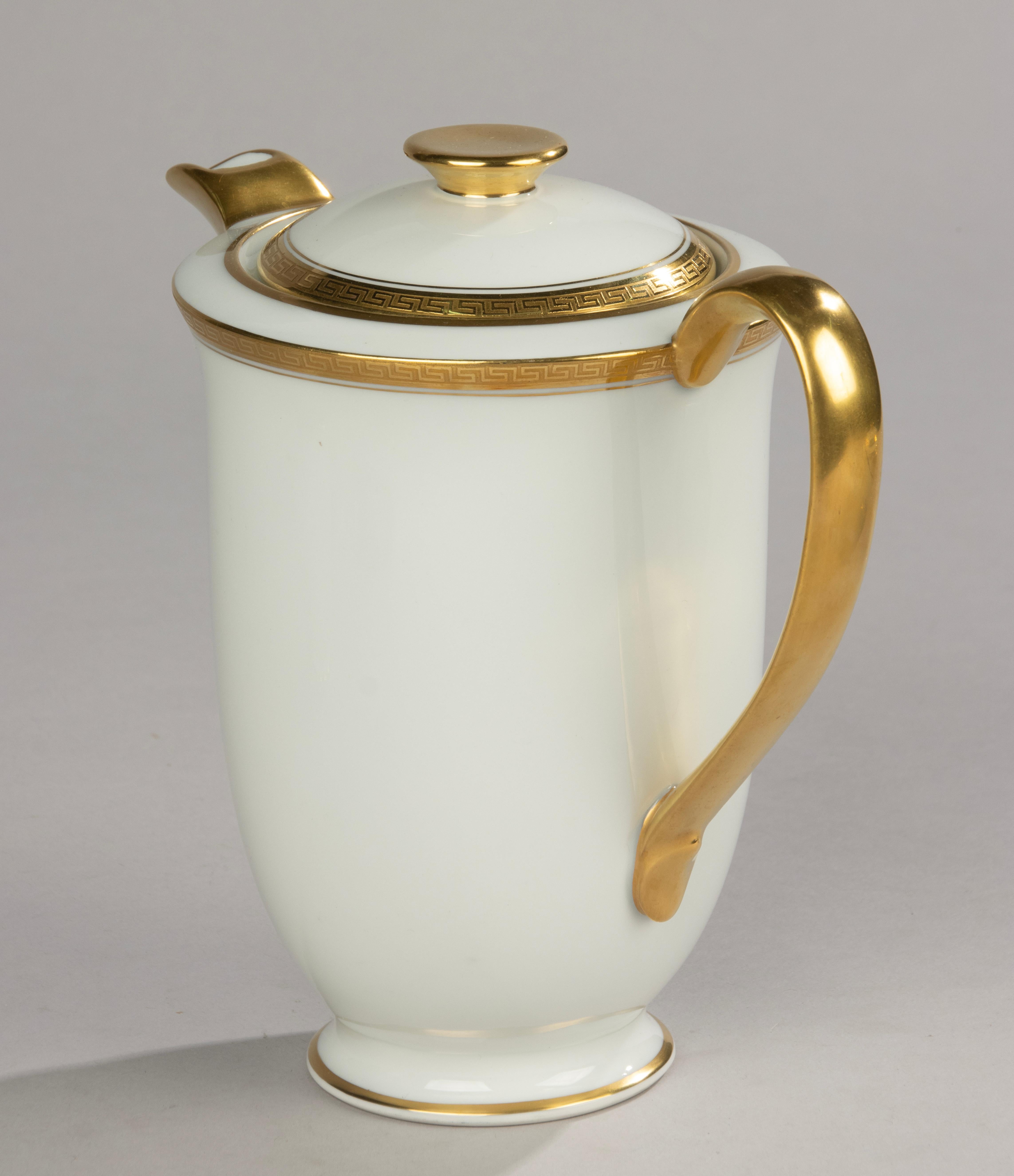 12-teiliges Porzellan-Teeset - Limoges - Weiß und Gold im Angebot 10